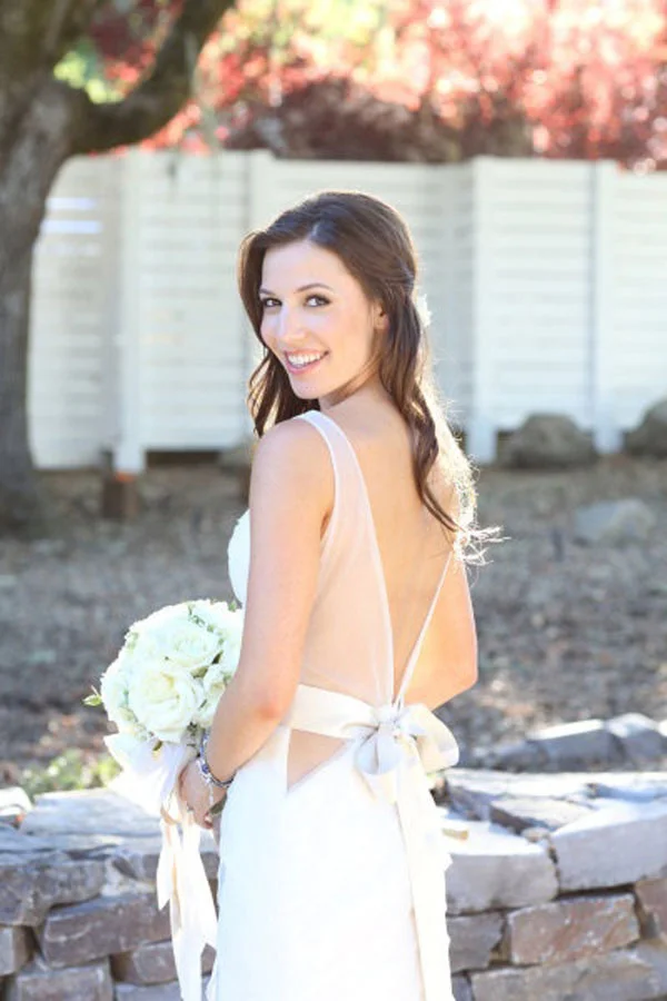 wedding dresses, wedding gowns, wedding dress with bows, wedding fashion, wedding style, wedding gown with bow, wedding dress with bow, wedding gown bow, wedding style 2013, wedding fashion 2013, wedding dress 2013, strapless wedding dress, sleeveless wedding dress, wedding dress ribbon, wedding dress lace, wedding dress sash, wedding dress sash bow, wedding gown sash, bridal bow, bride bow, bride sash