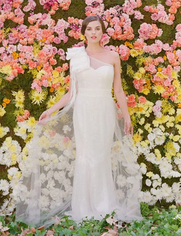 wedding dresses, wedding gowns, wedding dress with bows, wedding fashion, wedding style, wedding gown with bow, wedding dress with bow, wedding gown bow, wedding style 2013, wedding fashion 2013, wedding dress 2013, strapless wedding dress, sleeveless wedding dress, wedding dress ribbon, wedding dress lace, wedding dress sash, wedding dress sash bow, wedding gown sash, bridal bow, bride bow, bride sash