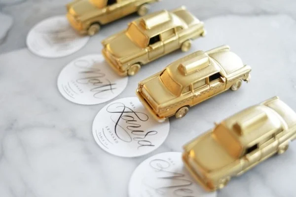 Photo by  Jessica Schmitt Photography  via  Drolet Paperie