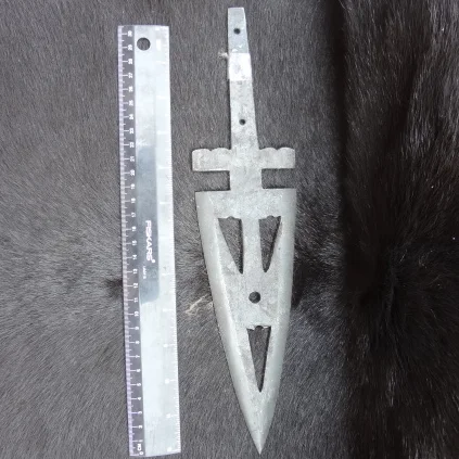 Spear Point 14" X 3"