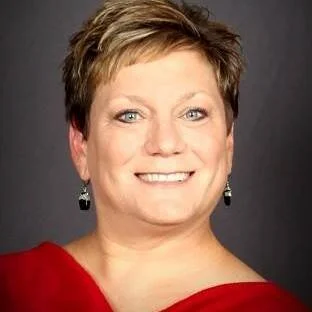 Lampert Real Estate - Andrea Ronning