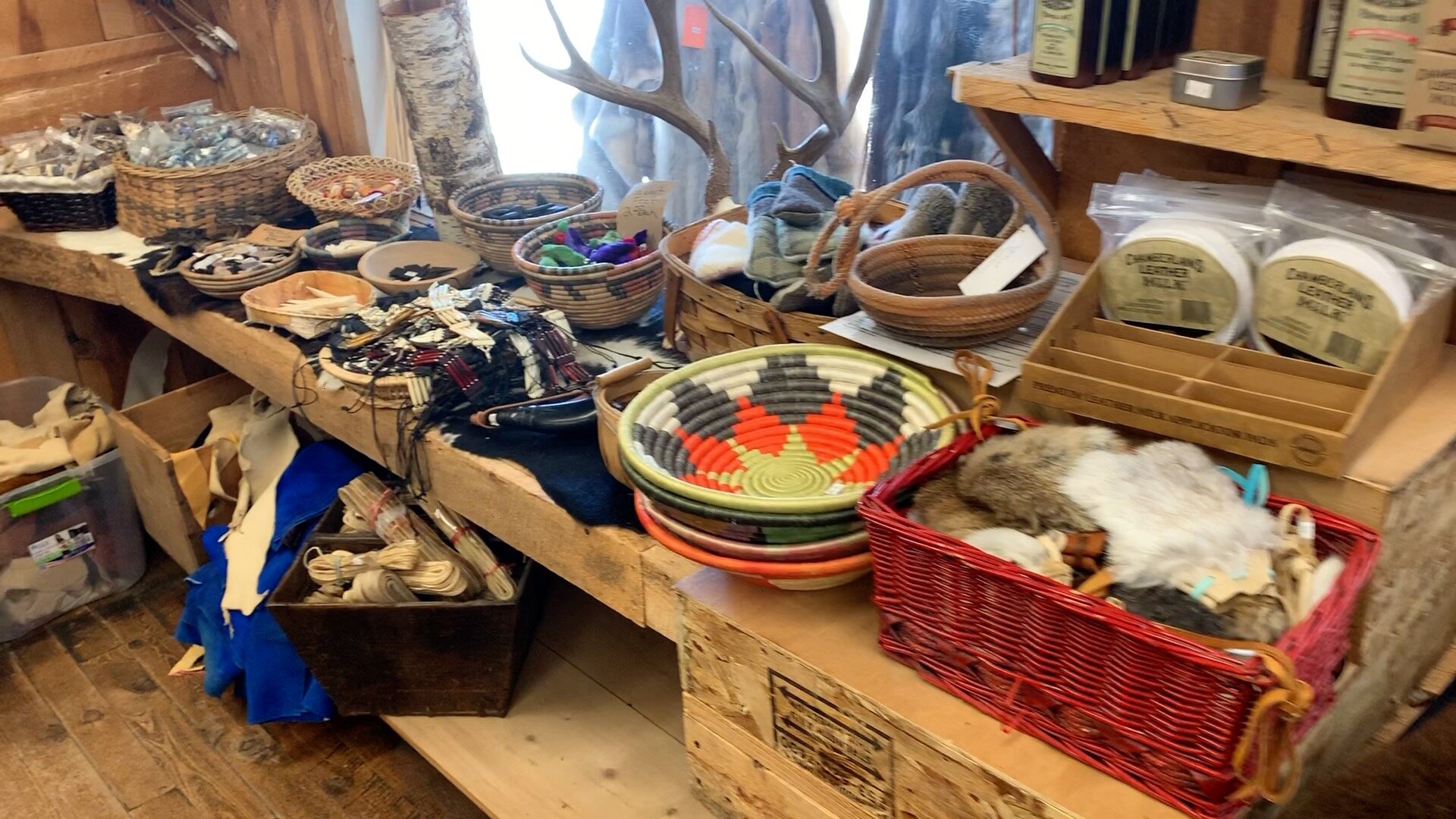 hand-woven-baskets-crafts.jpg