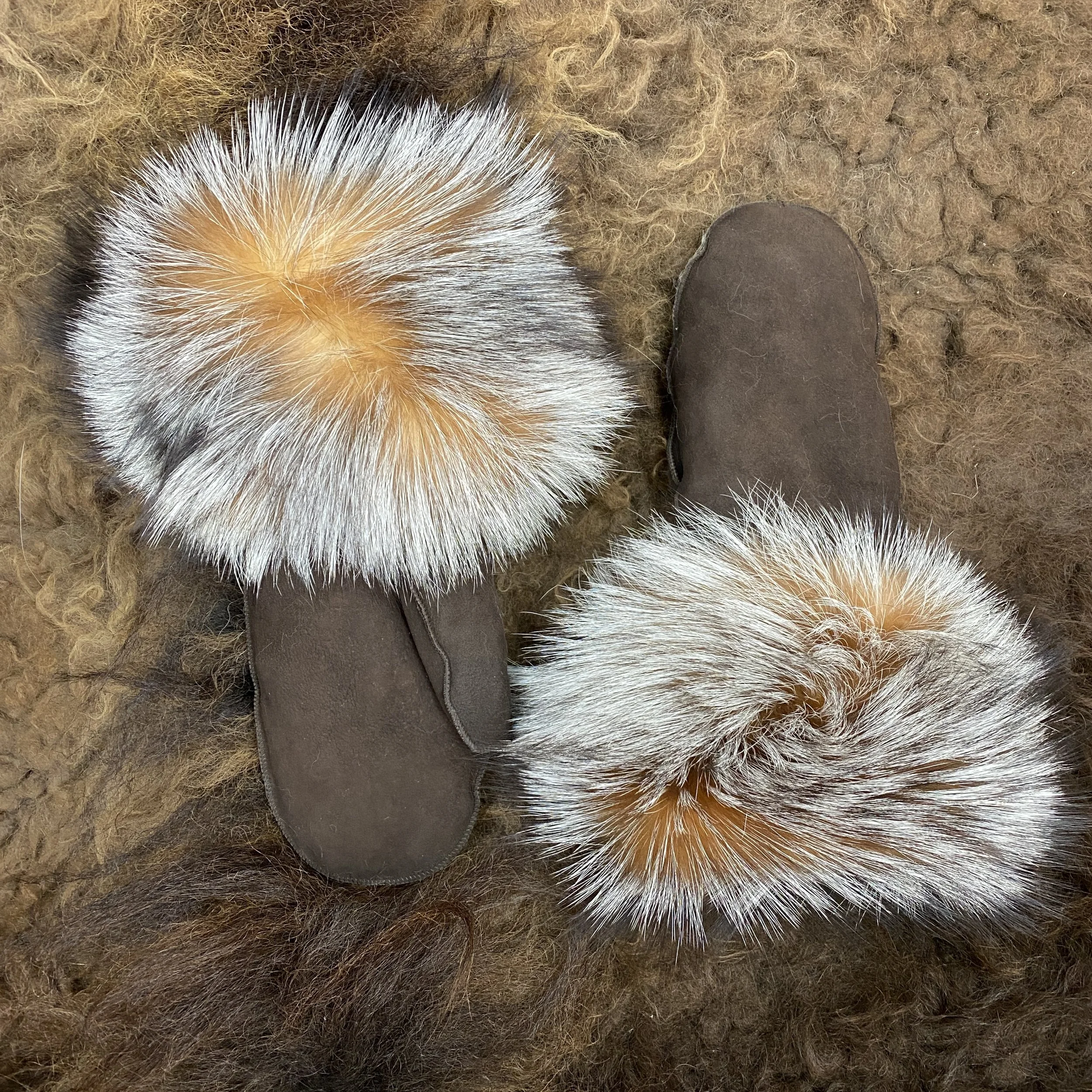 Sheepskin Mittens With Crystal Fox