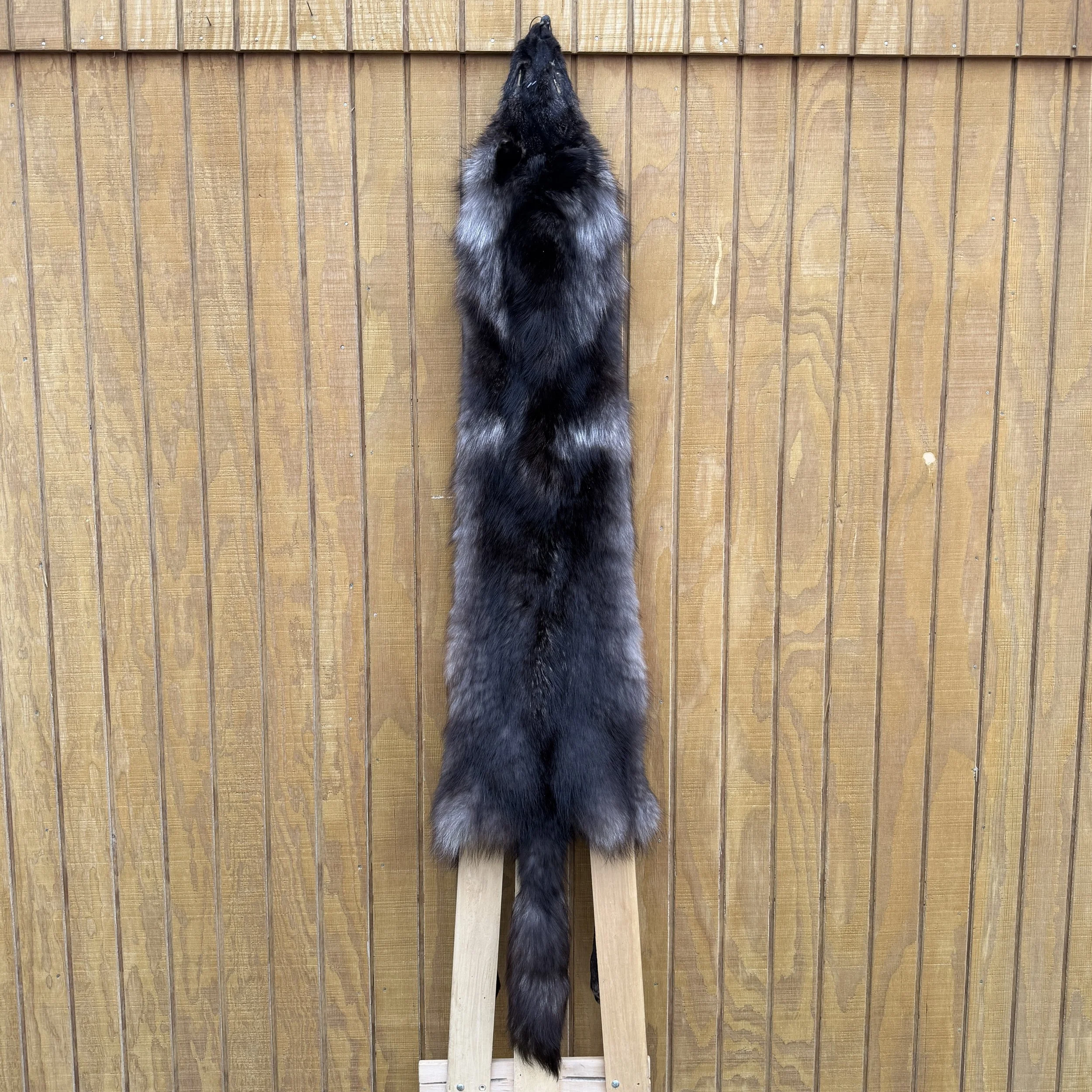 Timber Wolf Hide SQ8285D12