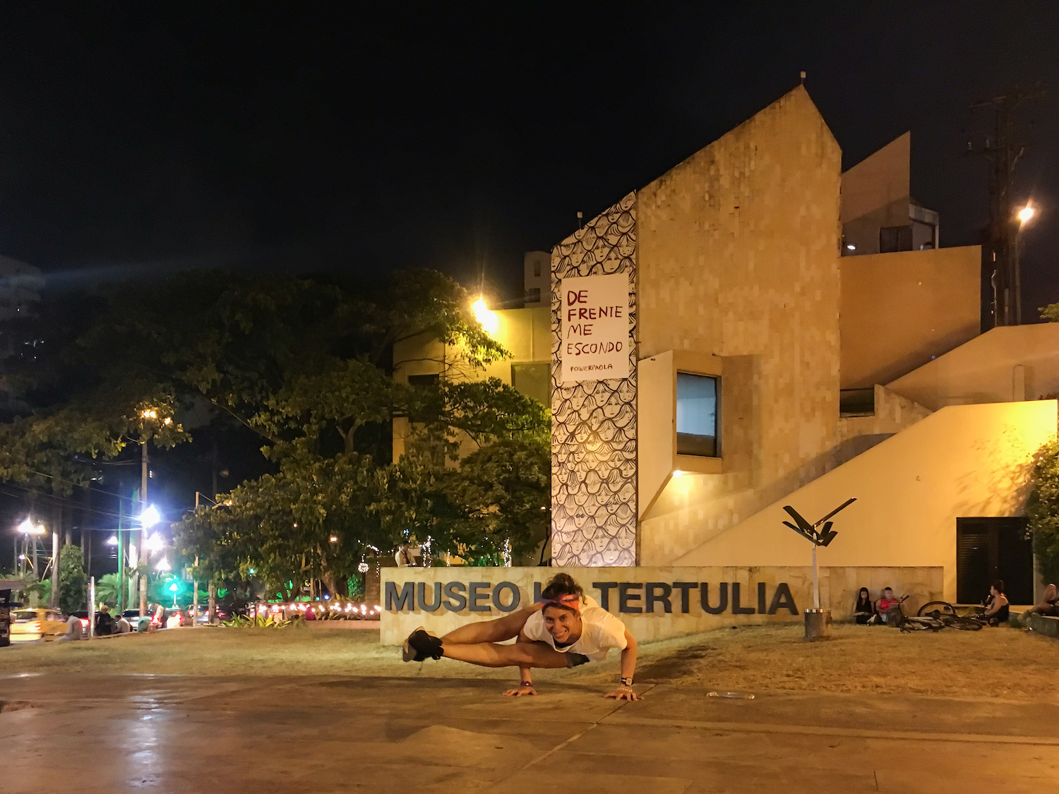 La Tertulia Museum (and Clau doing some yoga!)