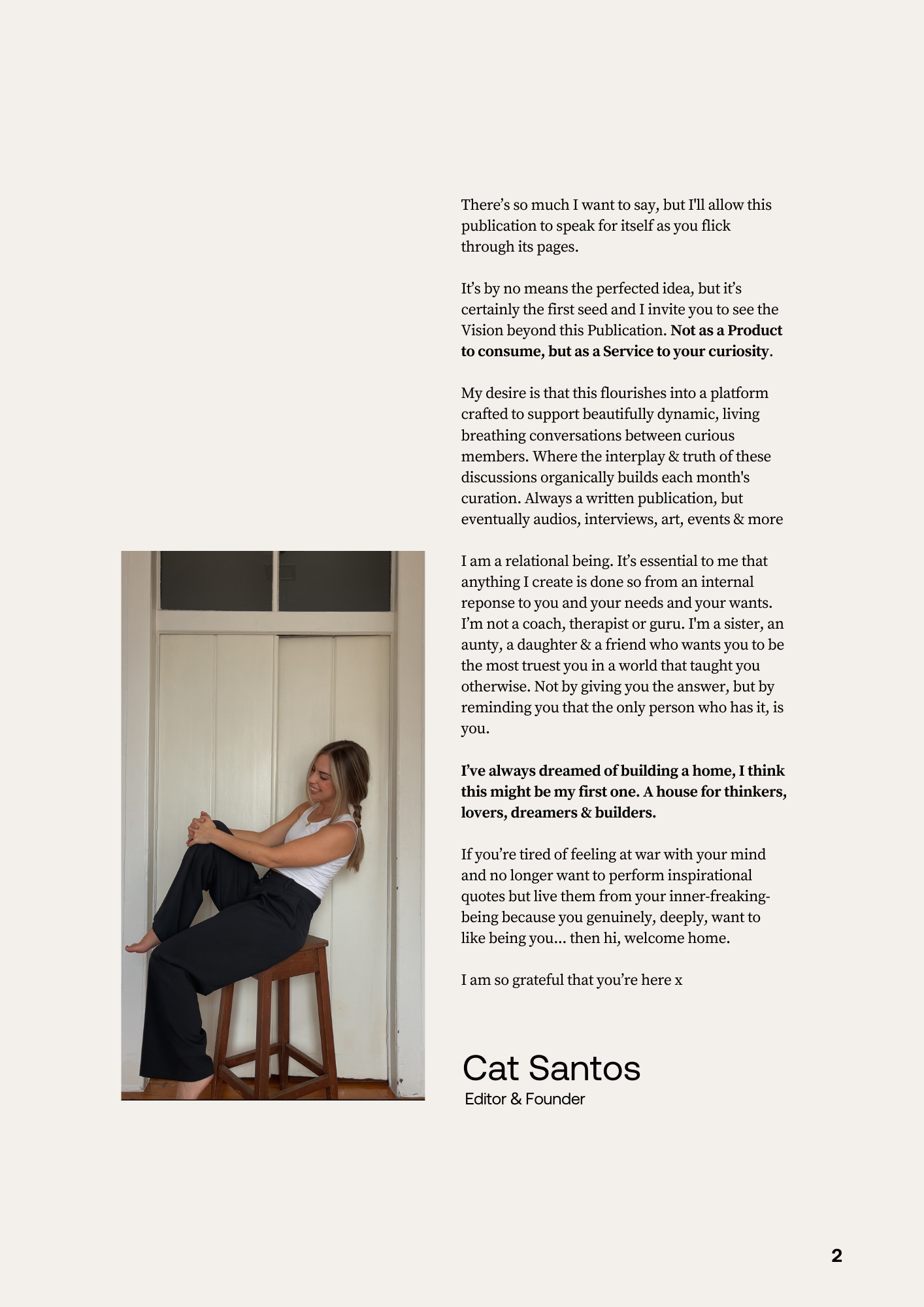 A woman with long hair wearing a white top and black pants is sitting on a wooden stool, smiling, against a closed door with window panes. The right side of the image contains a text block.