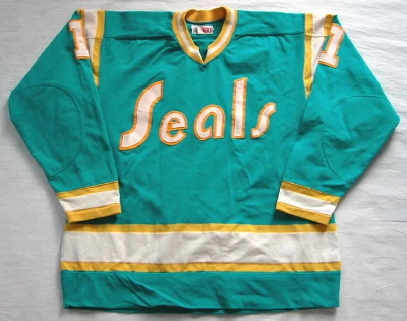 A solid Roller Derby outfit, profesional hockey....not so much.