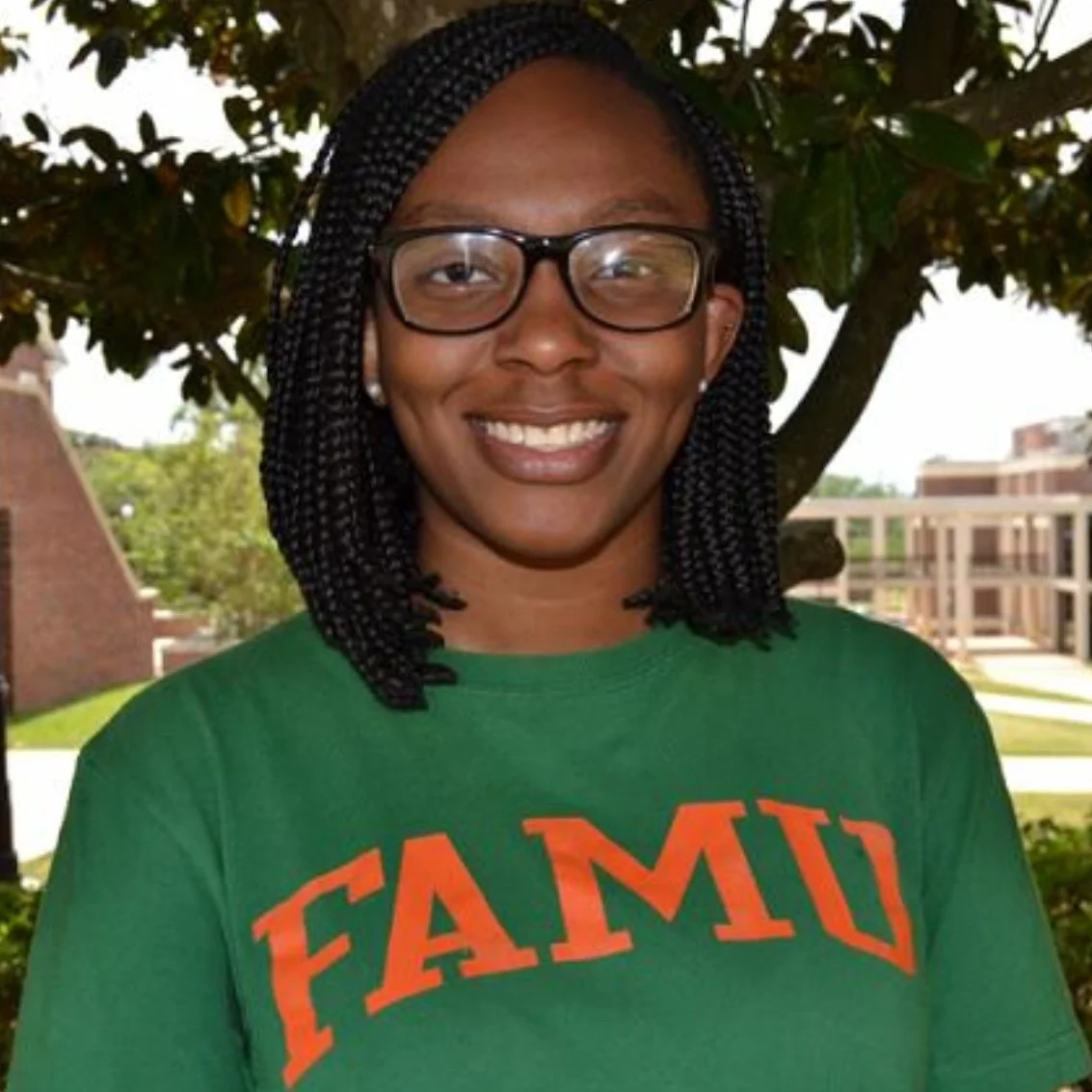 Chidinma Ogbenna Doctor of Pharmacy Candidate, 2021 Florida Agricultural and Mechanical University Born to Nigerian parents and raised in the beautiful city of Miami, Florida, Chidinma enjoys hanging out with her friends, all things science-related and spontaneous adventures. A lover of sushi and giving back to her community, Chidinma yearns to one day open her own independent pharmacy in the heart of her village in southeast Nigeria.