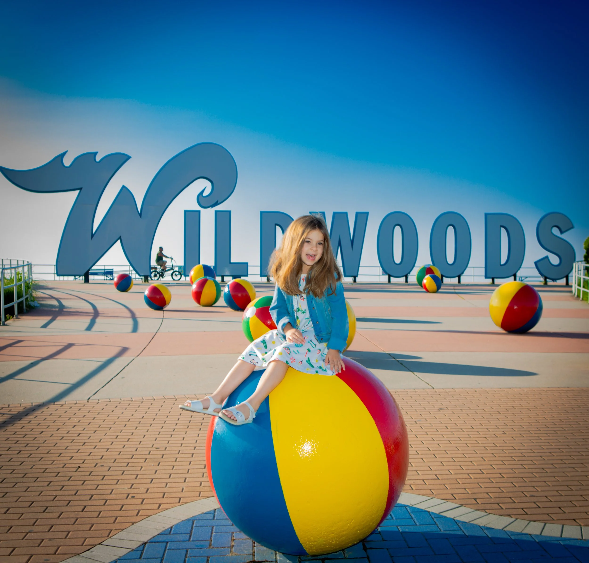 Star Lux Hotel Mini Sessions Wildwood New Jersey- 2025 mini sessions - Get photos at the hotel you are staying at as well as at the Wildwood sign and beach! 