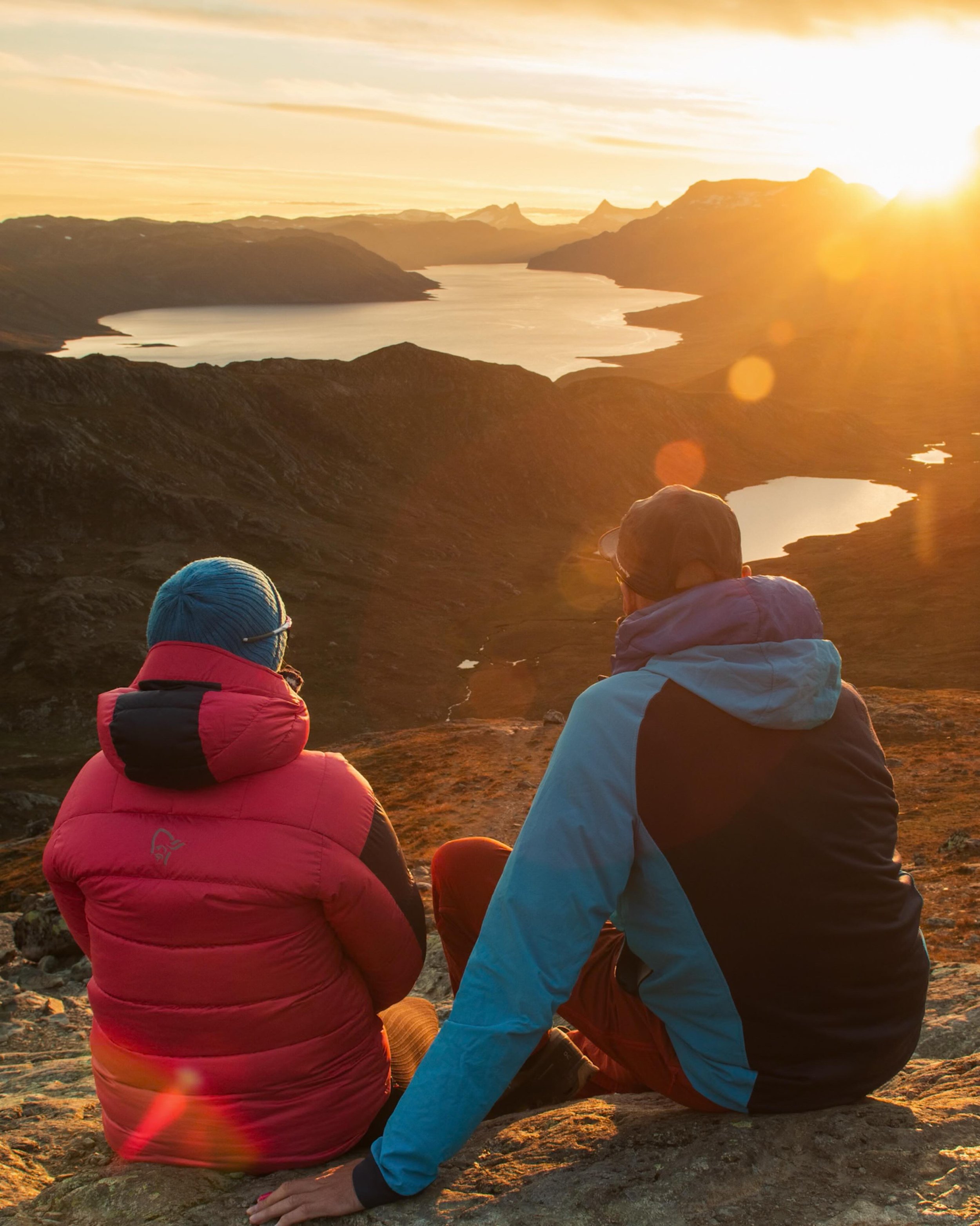 Ja, vi elsker dette landet, Norge. Gratulerer med dagen!!! Hurra, hurra, hurra 🇳🇴 
#17mai #welcometonature #theworldisyourmountain #norway #norgeimitthjerte
