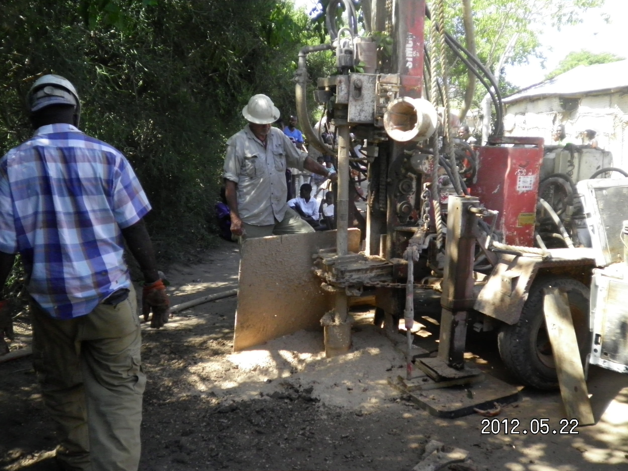 Drill Well in Colminy 5.2012 (4).JPG