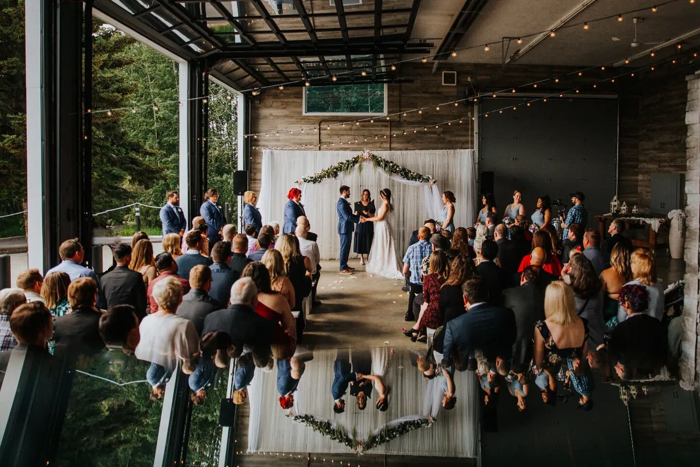 When your backup rain location is this gorgeous 🤯 🤯🤯 Steve &amp; Lindsay sealed the deal then celebrated with loved ones at their cabin into the wee hours I'm sure 😉  Loved getting to know these two!