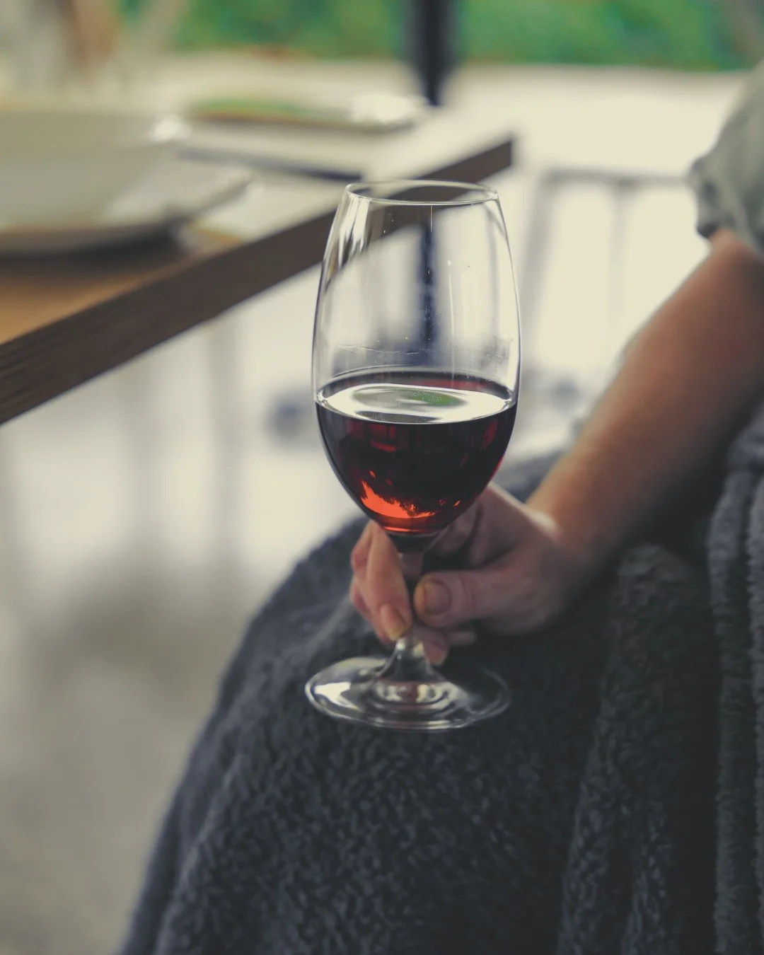 Cooler days call for red wine, cosy blankets and long afternoons on the alfresco.⁠
⁠
Don&rsquo;t let the weather stop you, we&rsquo;ve got the blankets, the wine and the warm hospitality waiting for you at Chow&rsquo;s Table.⁠
⁠
#southwestfoodie #mar