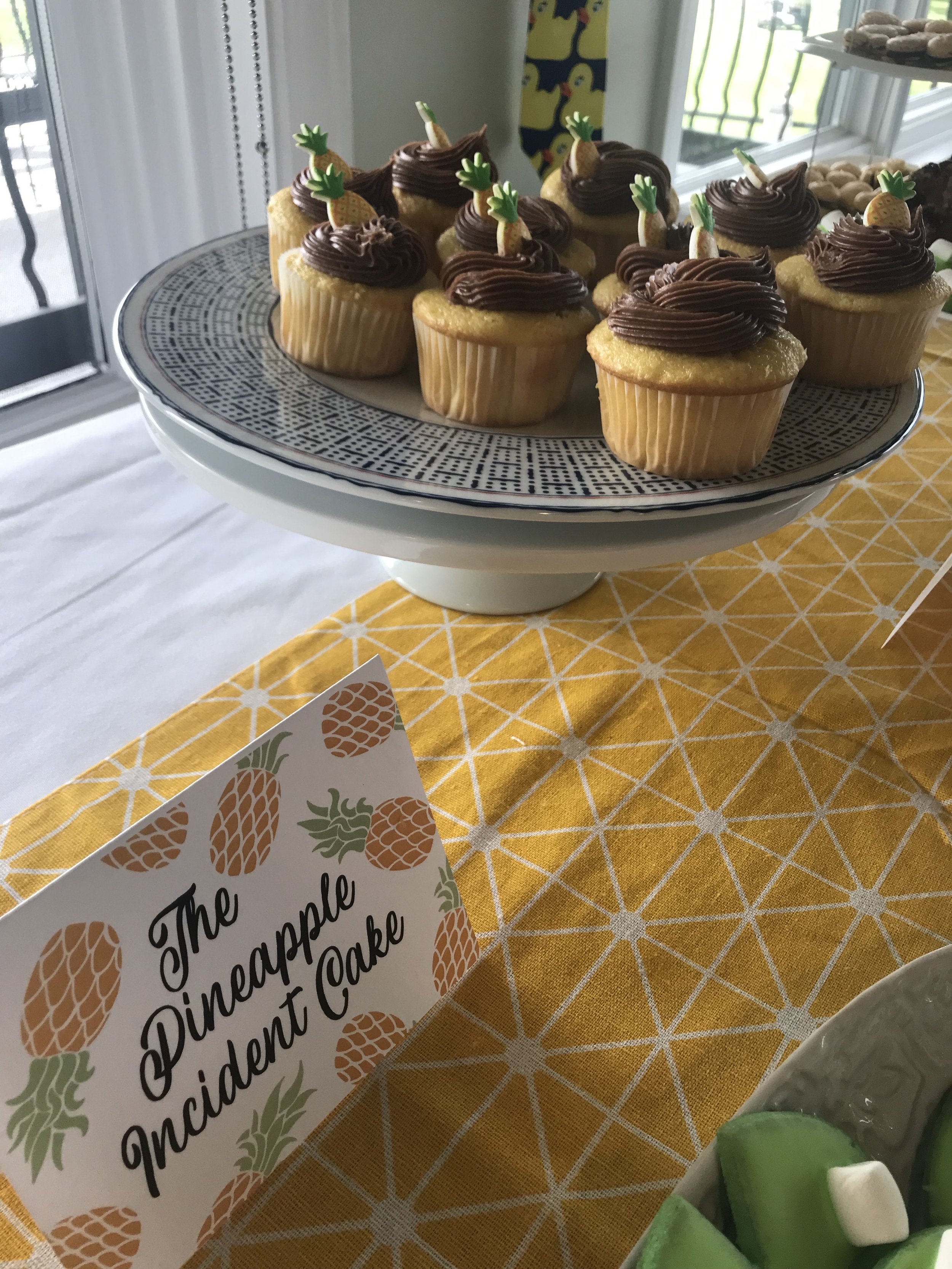 The Pineapple Incident (cup) Cakes