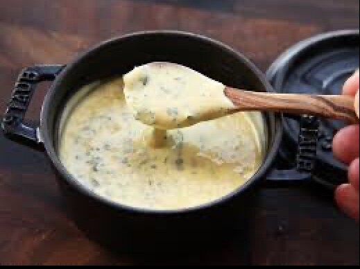 Traditional French béarnaise sauce video