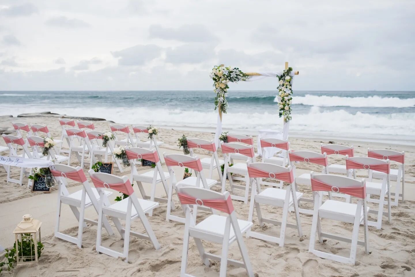 This gorgeous beach wedding setup by @socalvows in La Jolla, CA 
.
.
.
.
.
#beachwedding #weddingonthebeach #weddingceremonydecor #socalweddingphotographer #socalweddings