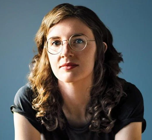 lauren oyler, 'fake accounts'
