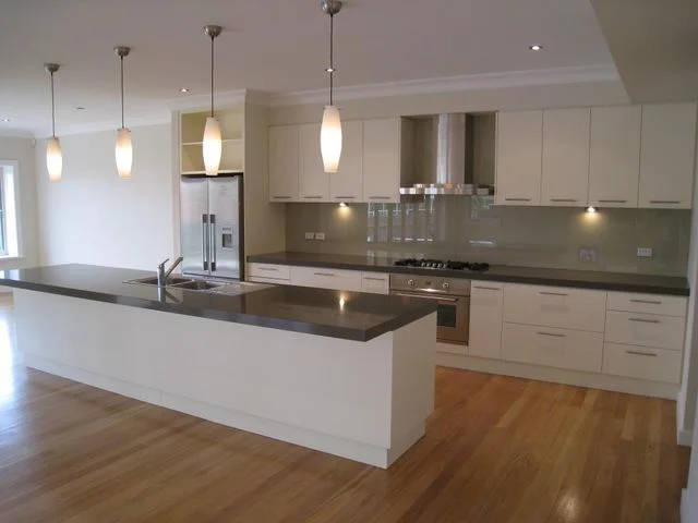 Kitchen111.jpg
