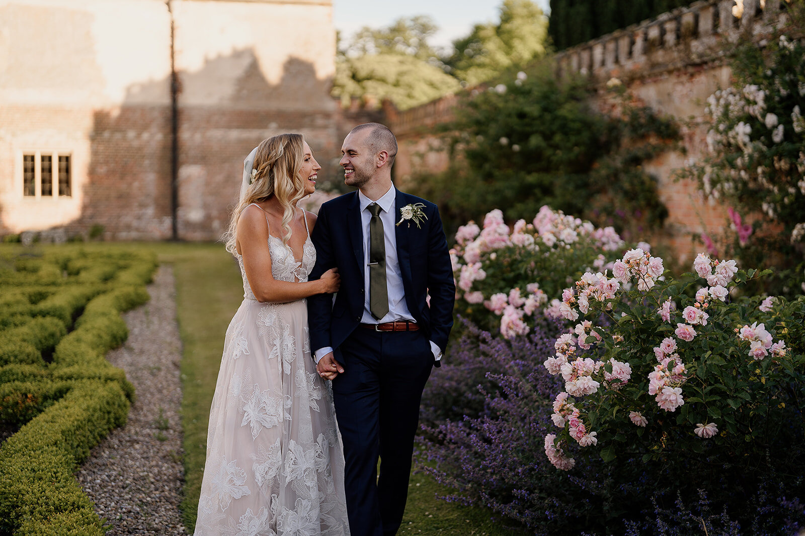 You can see why I adore this venue, I have a real love for Roses and am fortunate that I have the space for several shrubs. This year I will have to make some videos for you 

Venue @holmepierrehall
Photographer Twig &amp; Vine Photography 
Flowers a