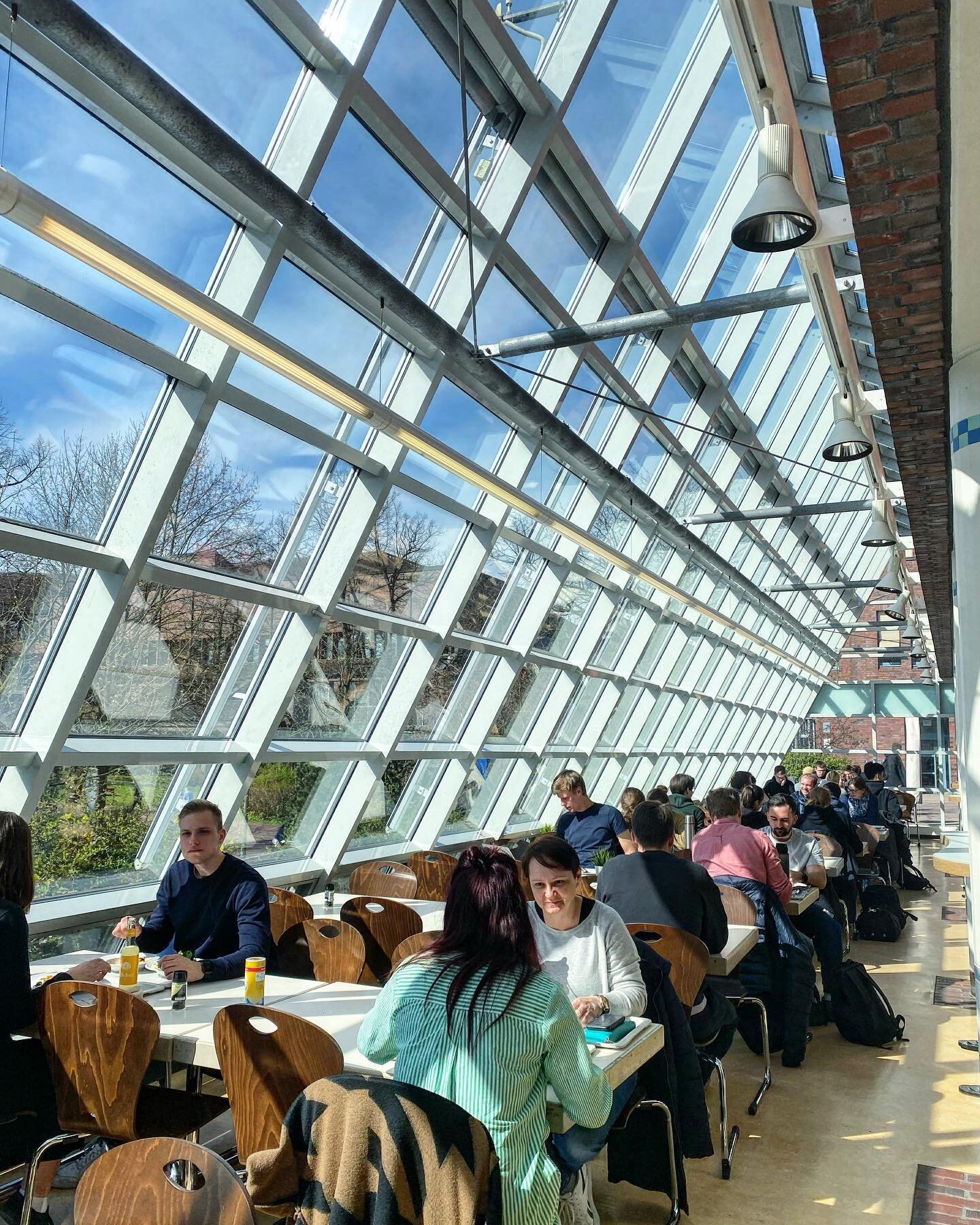 #GTIME students&rsquo; favorite spot in Mensa at @tuhamburg campus☀️😎 🥗

#lifestyle #diversity #international #tuhamburg #hamburg #germany #university