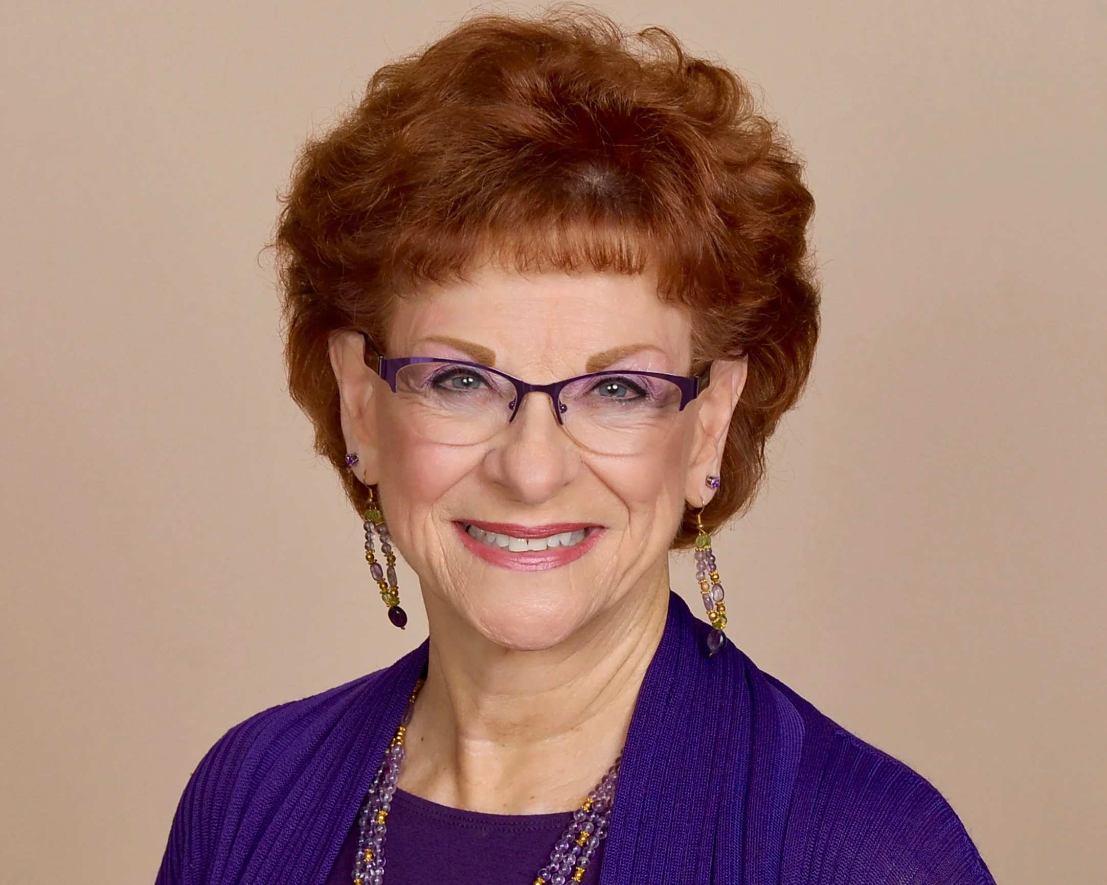 ruthweiss headshot.jpg