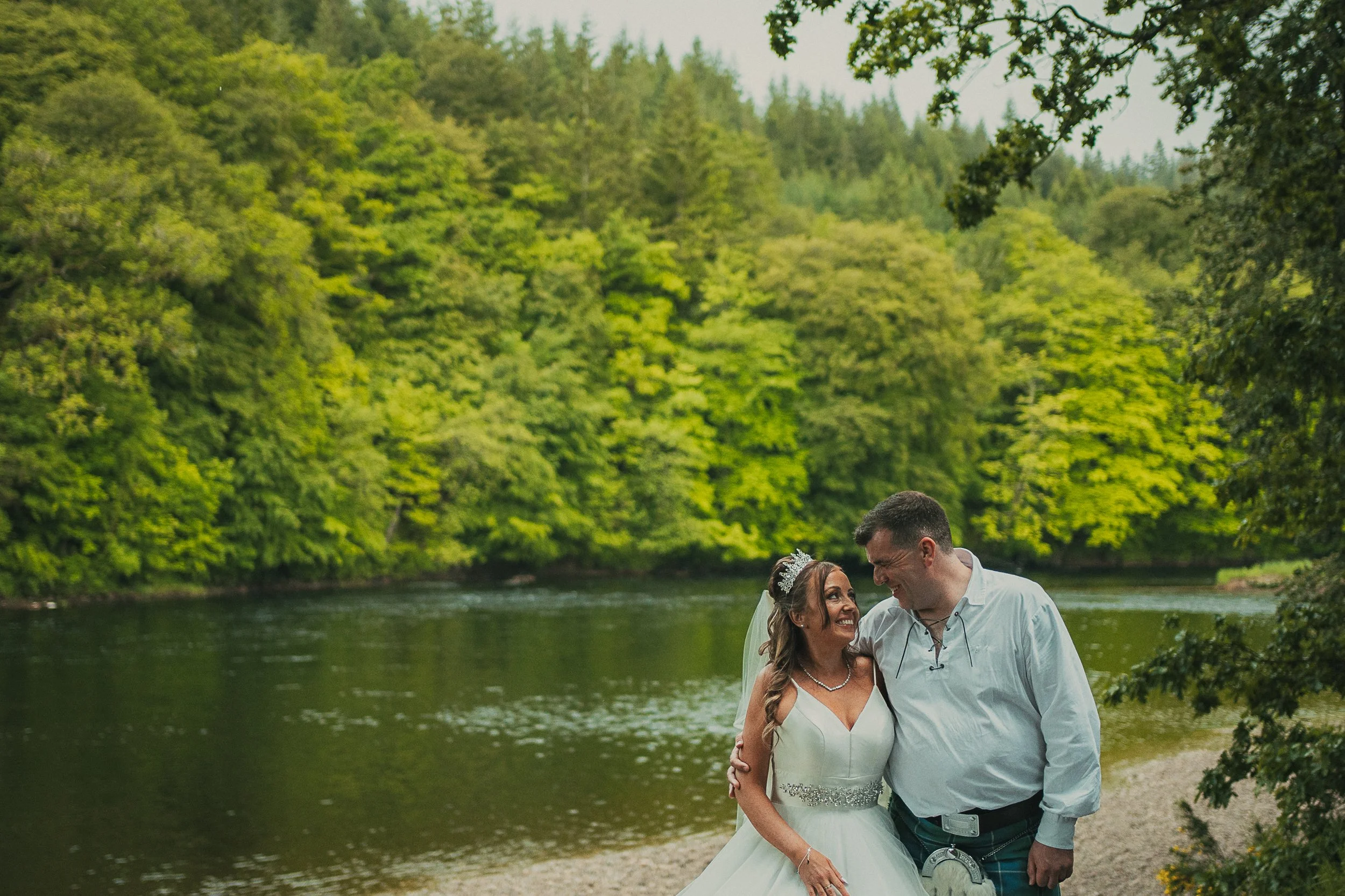 shona-john-riverside-couple-portrait-dunkeld-house-hotel.jpg