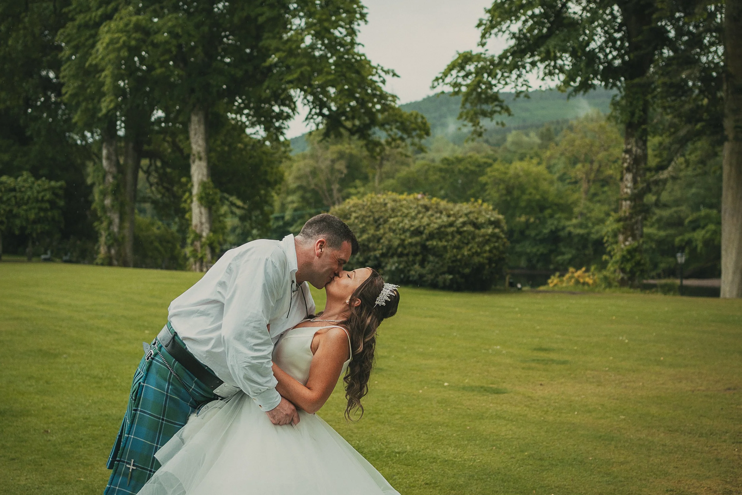 shona-john-kiss-dunkeld-house-hotel-grounds.jpg