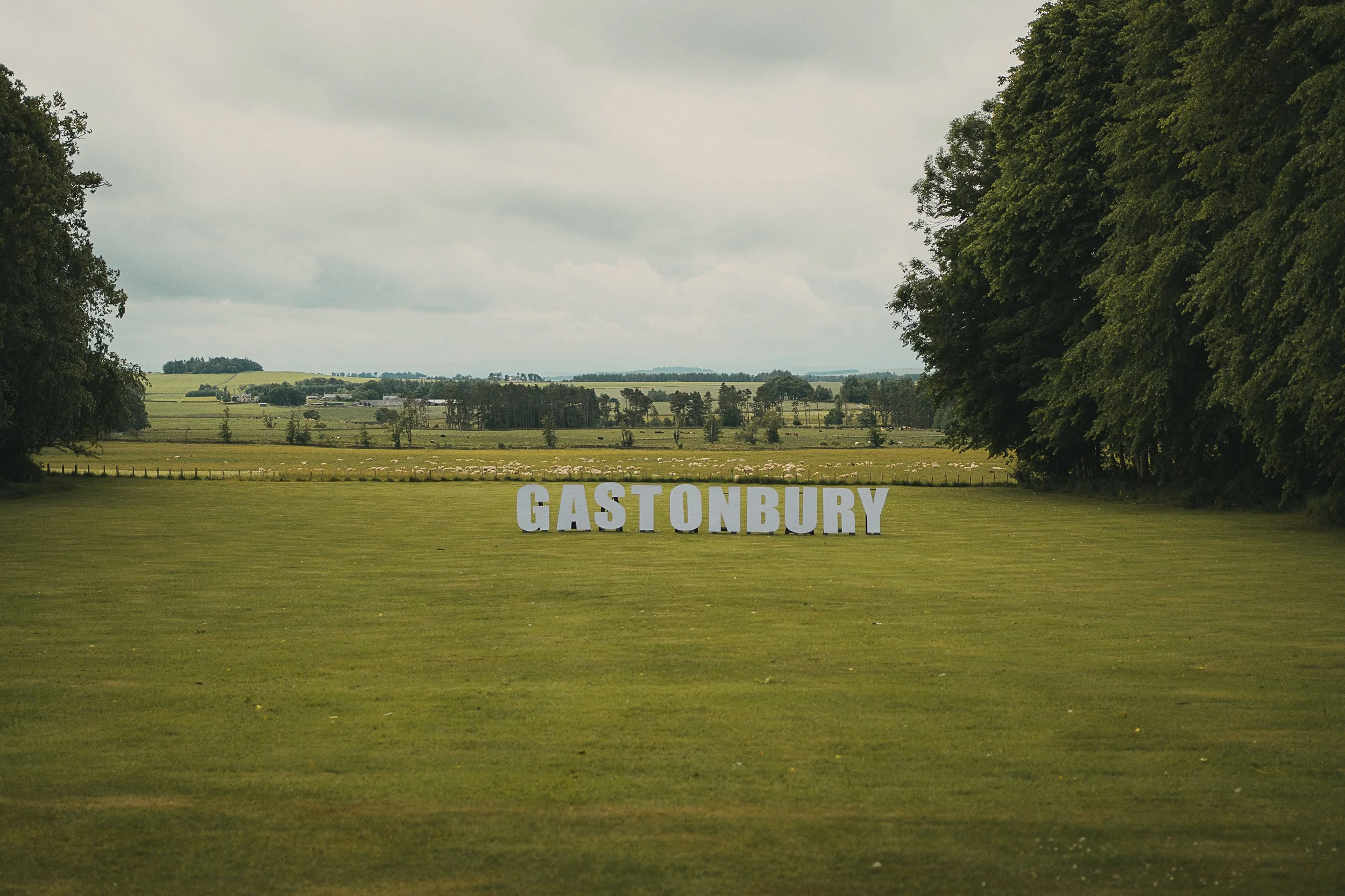 gastonbury-festival-themed-wedding-sign-wedderlie-house.jpg