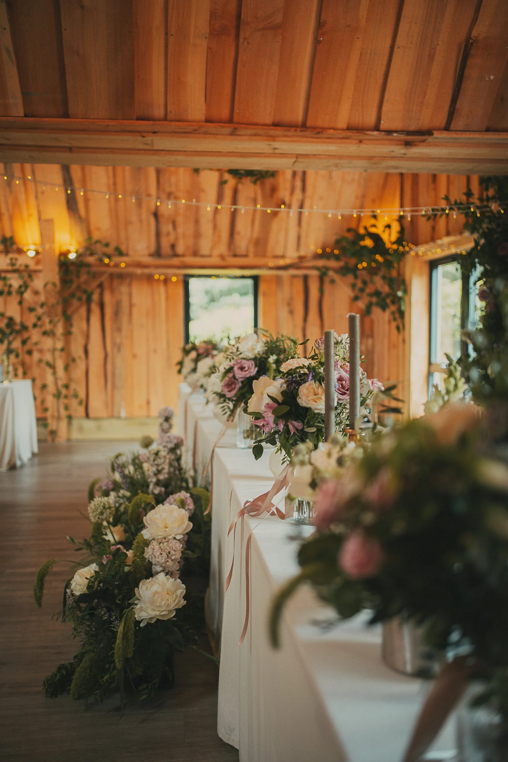 wedderlie-house-top-table-wedding-flowers.jpg