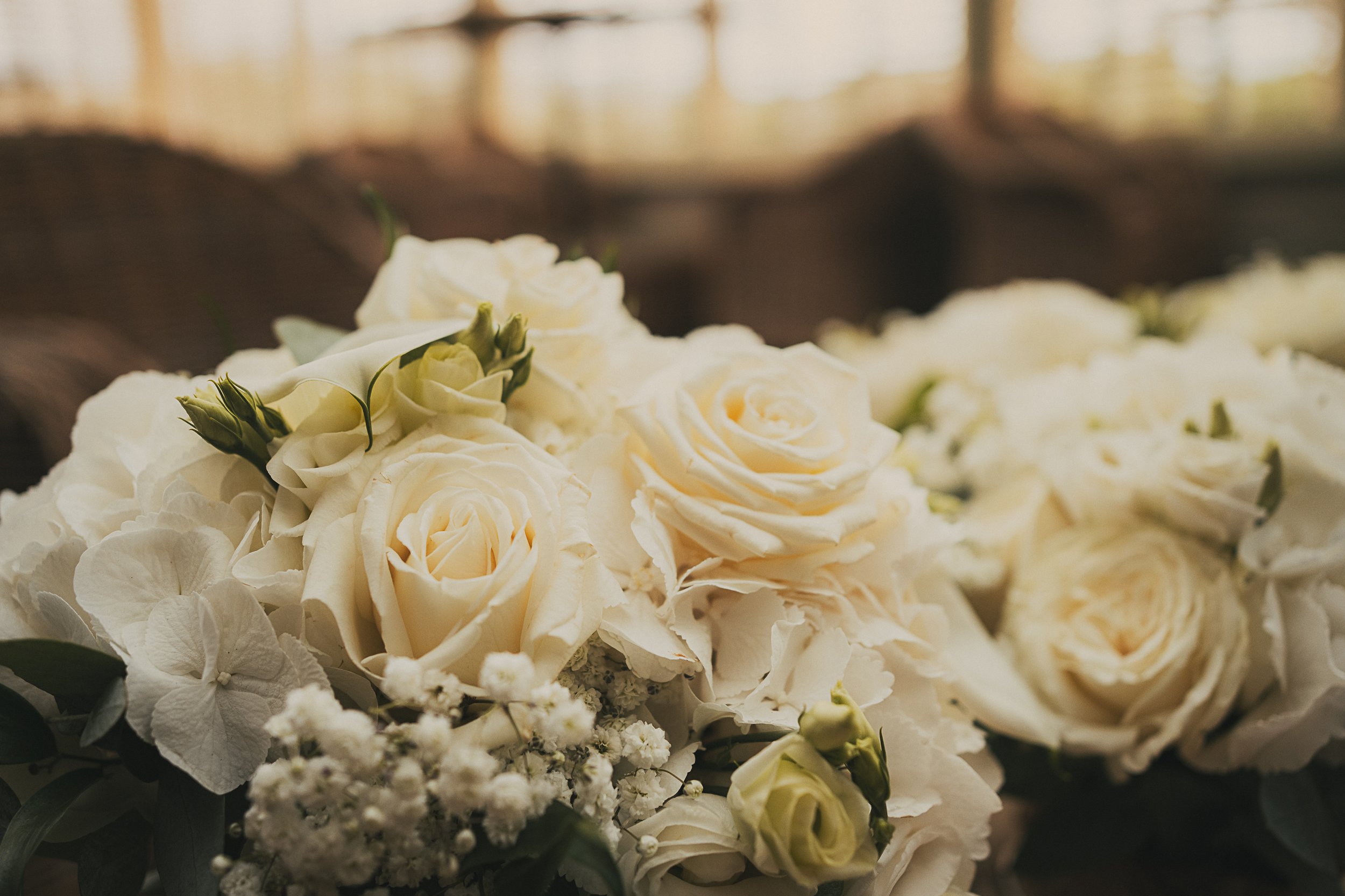cornhill-castle-bridal-bouquet-bells-florist.jpg