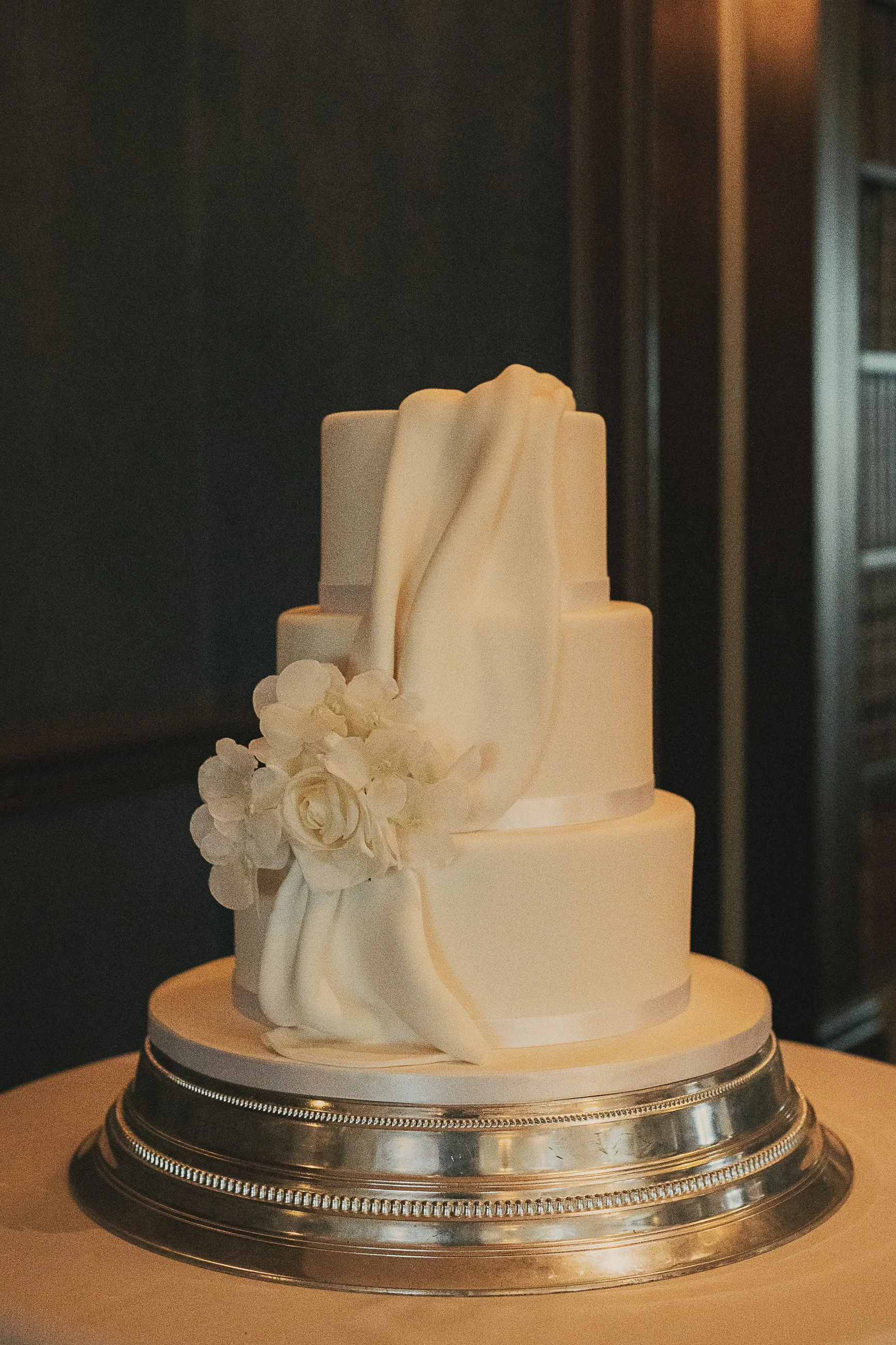 cornhill-castle-jappa-cakes-wedding-cake.jpg