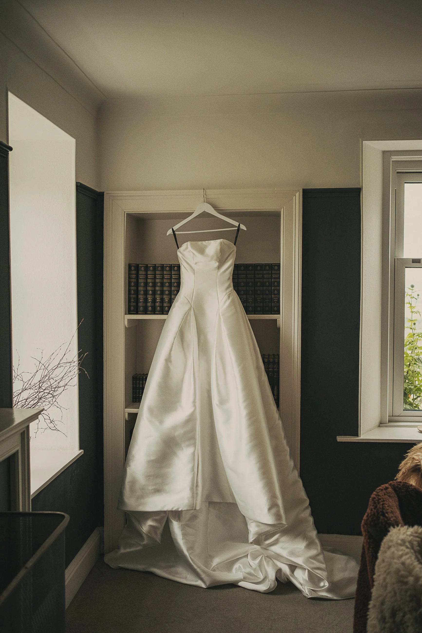 guardswell-farm-wedding-dress-preparations.jpg