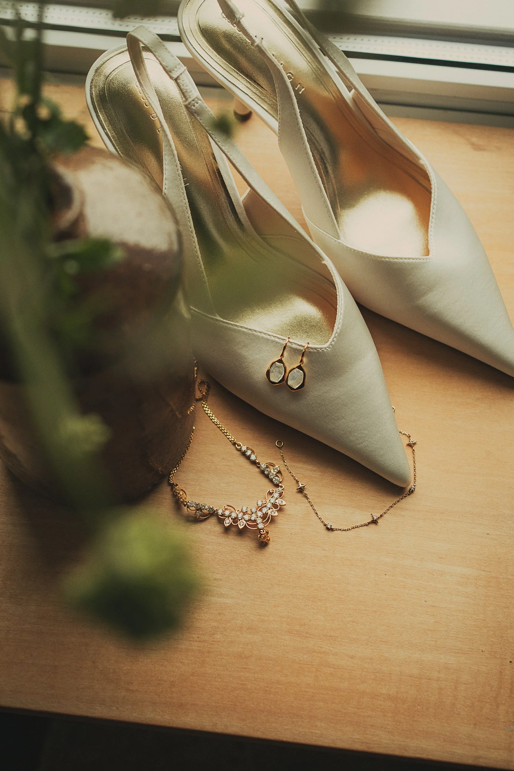 bridal-accessories-guardswell-farm-wedding-scotland.jpg