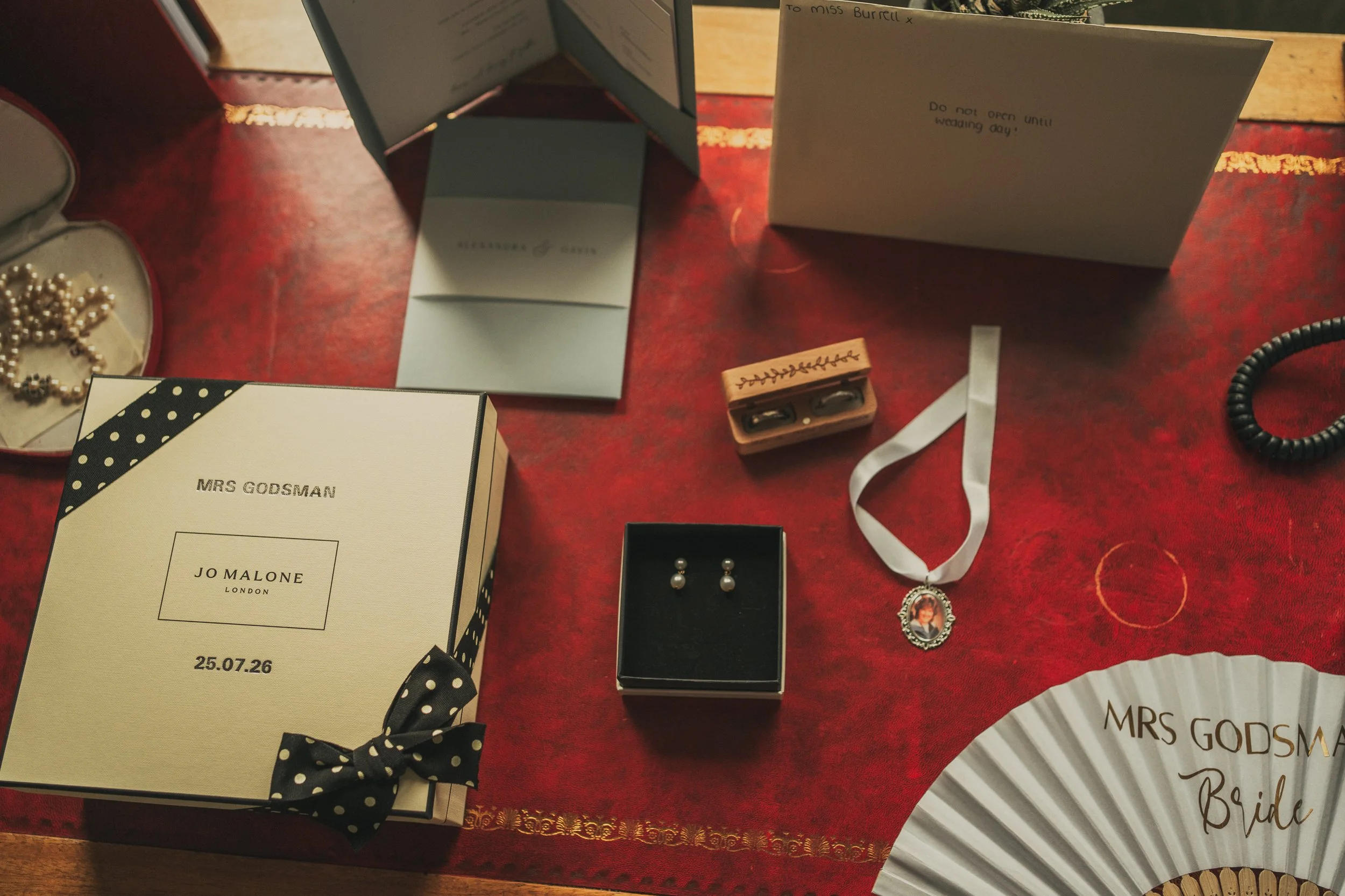 alexandra-gavin-balmoral-hotel-wedding-bride-accessories.jpg