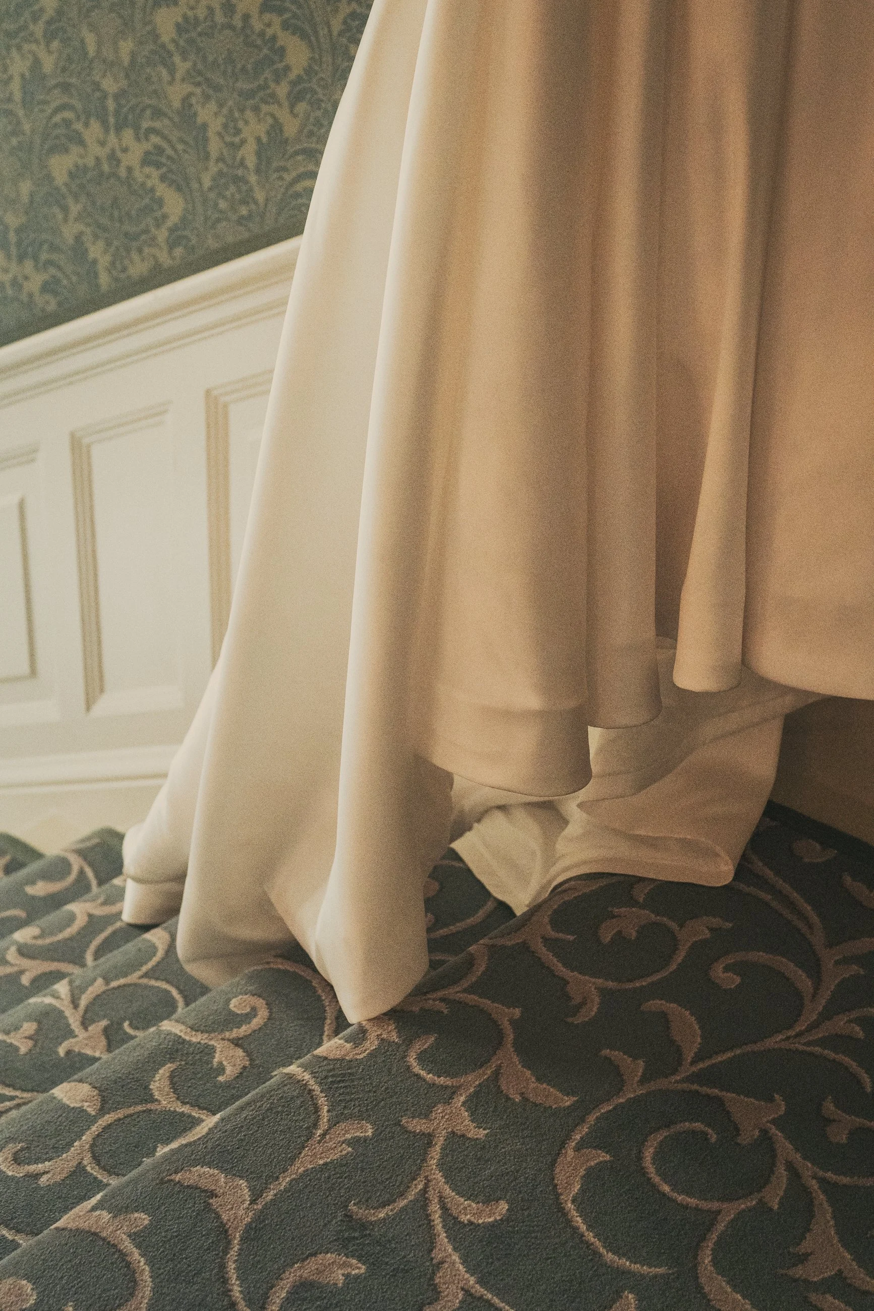 alexandra-gavin-edinburgh-wedding-dress-detail.jpg