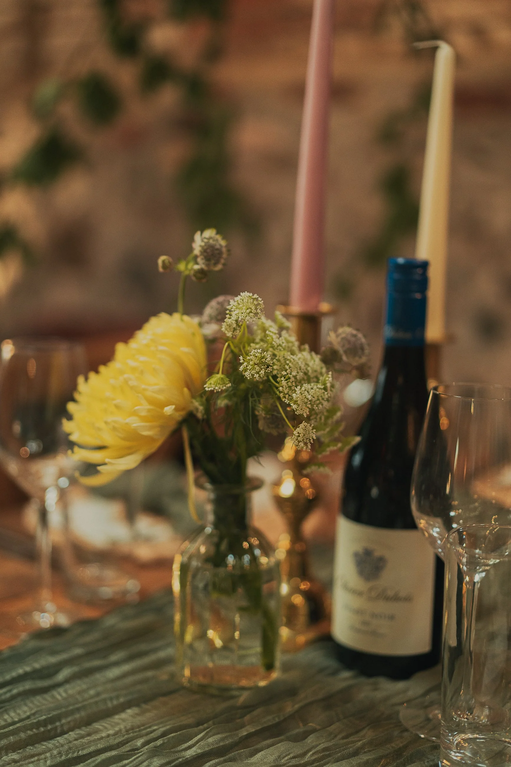 rossie-on-the-earn-wedding-table-styling-wildflowers.jpg