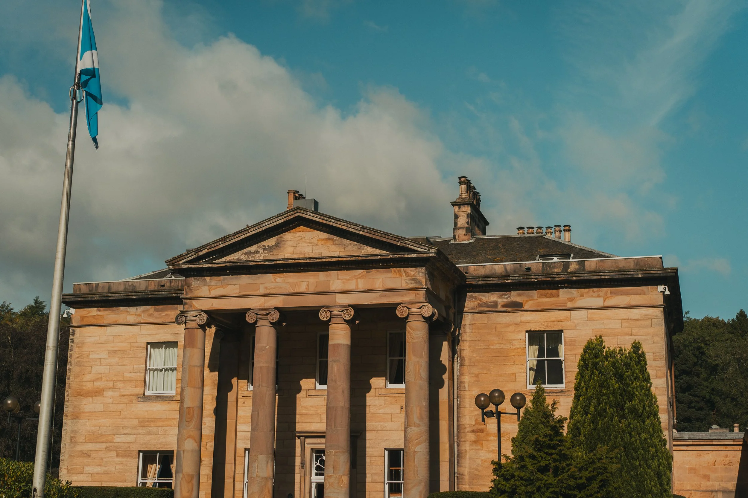 alyssa-ian-balbirnie-house-wedding-entrance.jpg