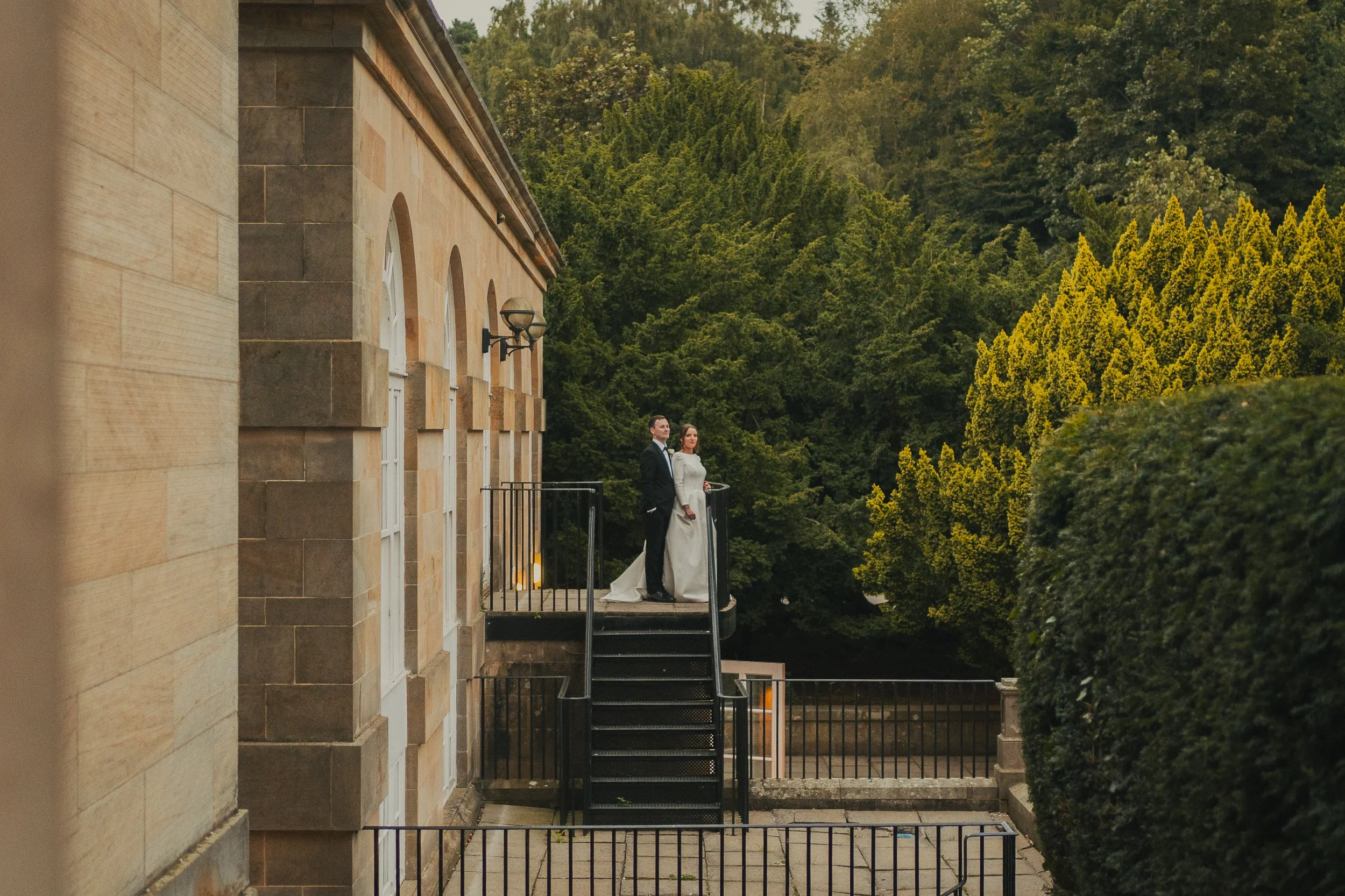 alyssa-ian-balbirnie-house-wedding-balcony.jpg
