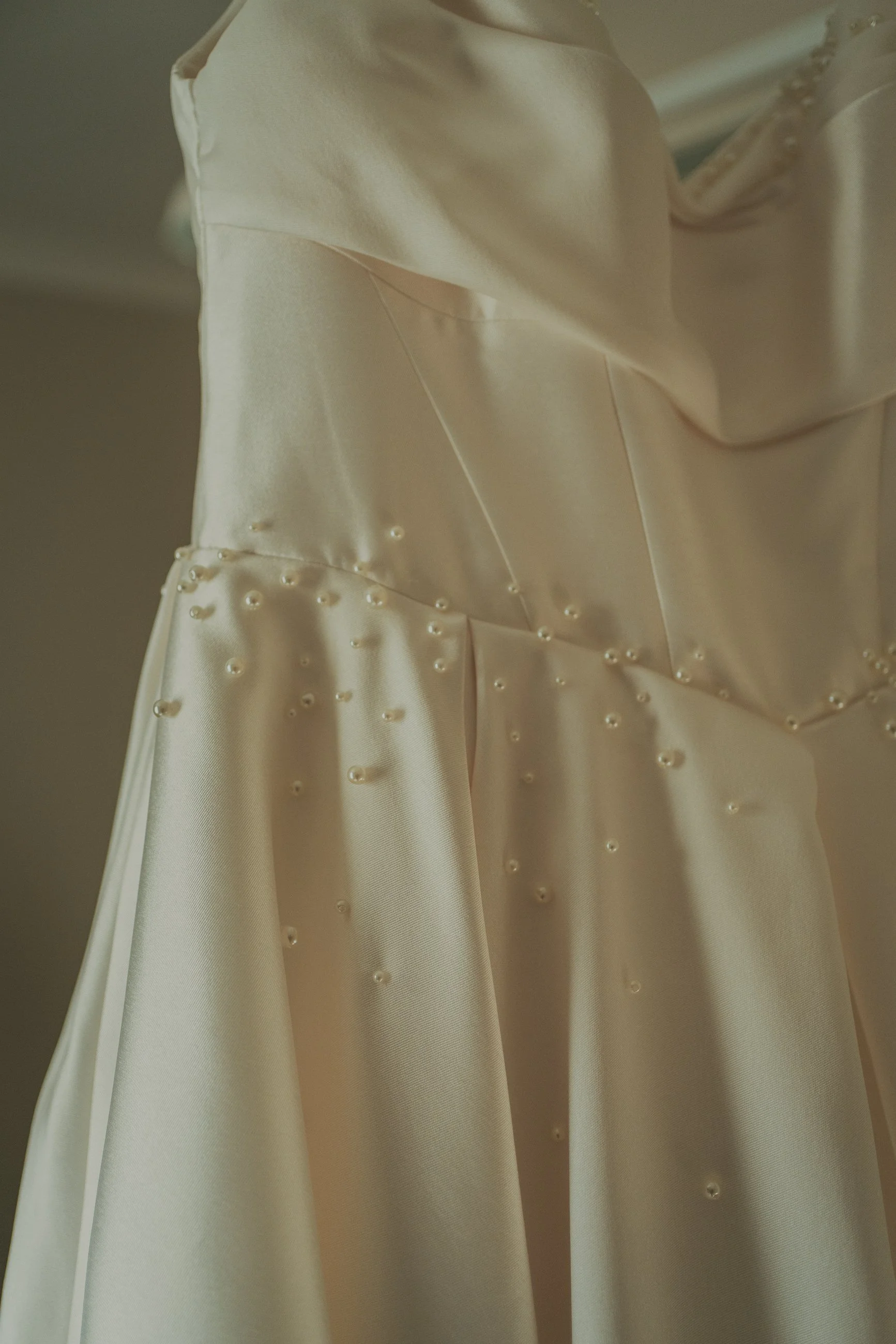 laura-nicky-the-cruin-loch-lomond-wedding-brides-dress-detail.jpg