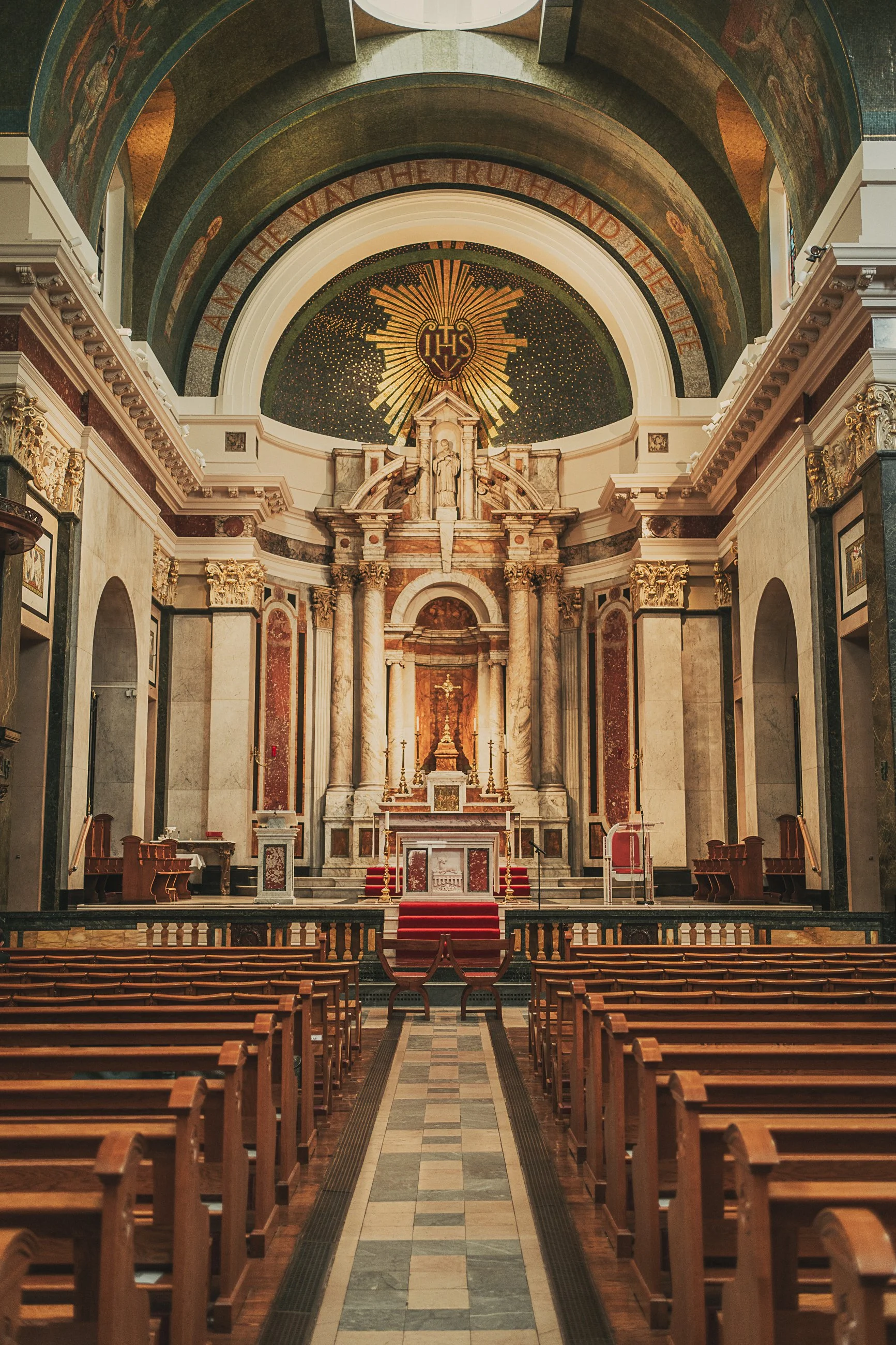 Spectacular interior of Saint Aloysius Church in Glasgow decorated for Claire and Adam's wedding