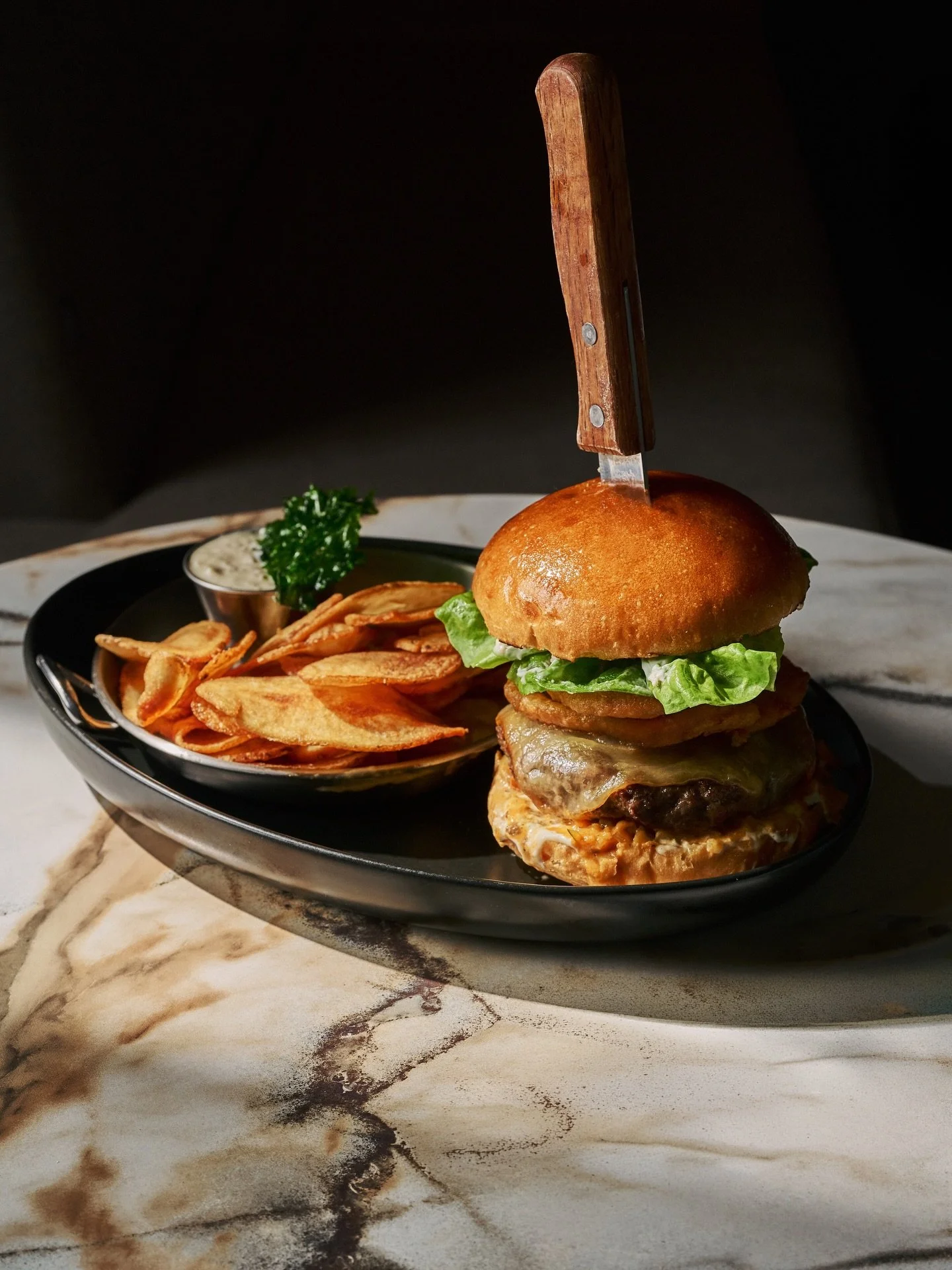 We love a burger with range 😍

Bison + Wagyu
Applewood smoked cheddar
An onion ring doing the most✨

Horseradish aioli, tomato relish &amp; brioche 

And crispy house potatoes doing their thing on the side 🤩

Your Friday night dinner plans just fou