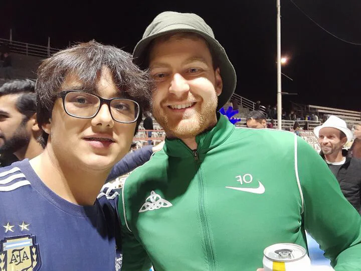 68EA8C40-5789-4C0D-8BD1-00F18E94E68A