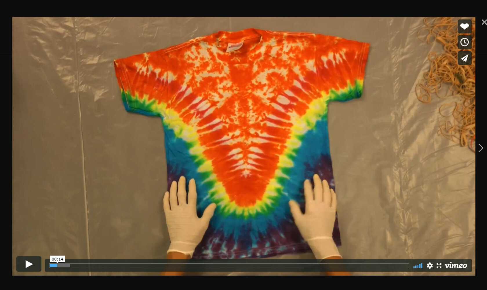 VIDEO: Tie Dye Symmetrical Rainbow