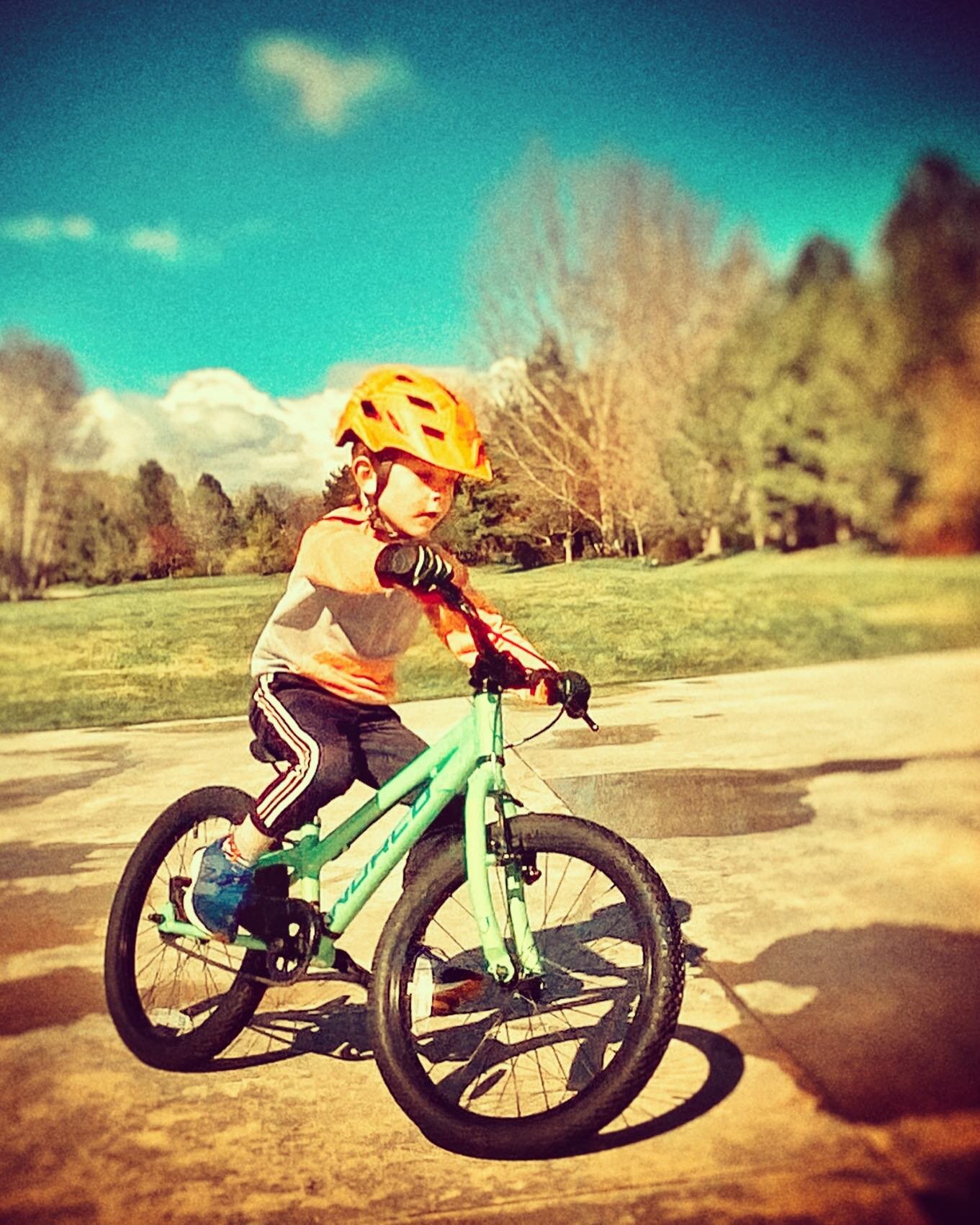 Great attitude and awesome instincts: doubt I&rsquo;ll be able to keep up with this guy for long. 
#newkidintown #kidpower #bikefever #mtblife #mtb #letsbike #norcobikes #eastsidecyclesboiseid #boise #idaho #boiseidaho #boiseid #iphone11 #snapseed #b