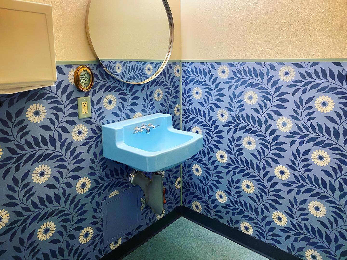 One more shot of my favorite blue-themed restroom. 
#restroomdecor #interiordesign #wallpaper #blueporcelain #blue #bluesink #floralwallpaper #coffeeshop #cafeculture #pattern #floralpattern #iphone11 #snapseed
