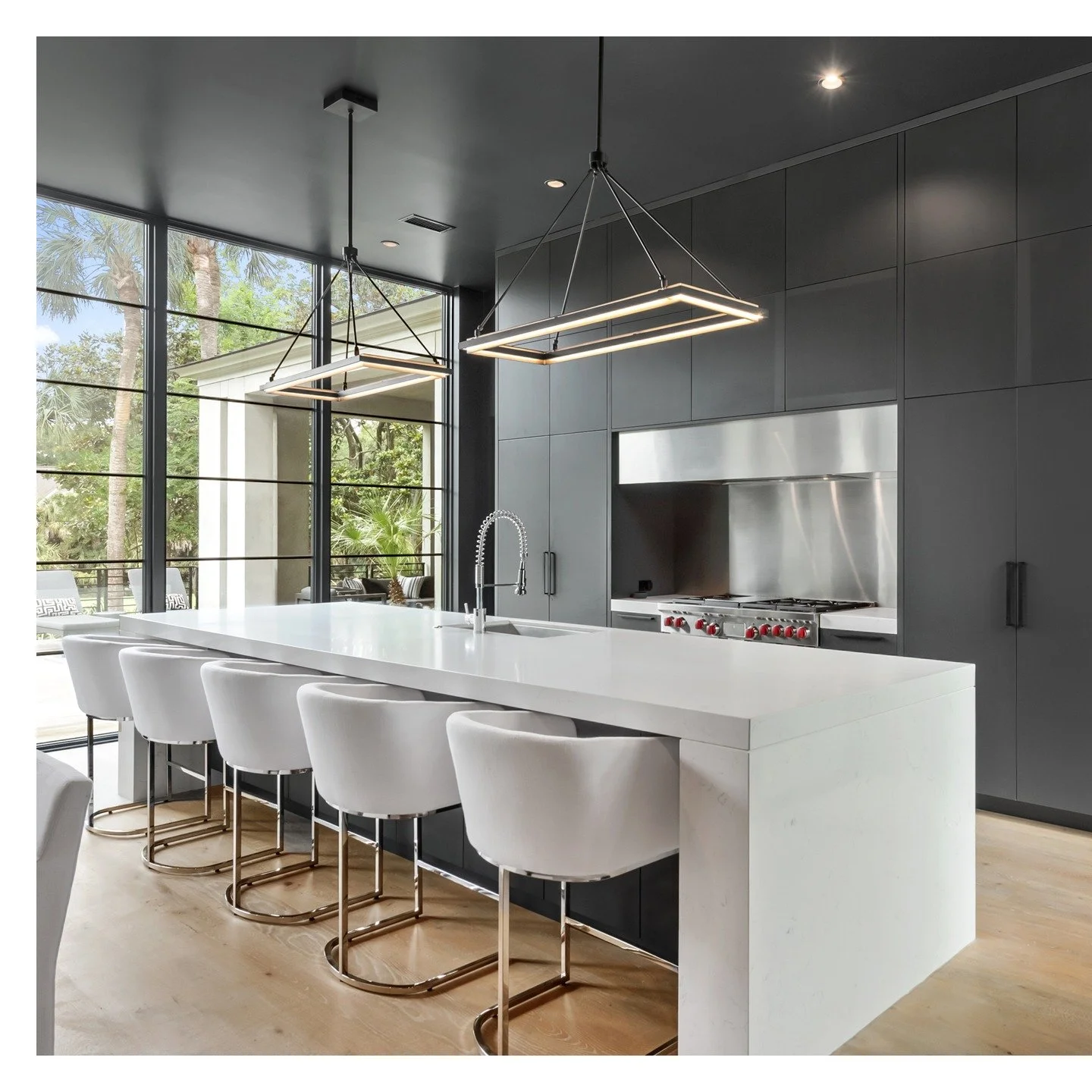 Oneness in duality. That&rsquo;s the feeling evoked by this completed project on Kiawah. It&rsquo;s the sense that seemingly opposing elements are, in fact, intimately linked and part of a greater, harmonious whole.

Downstairs, the home is imbued wi