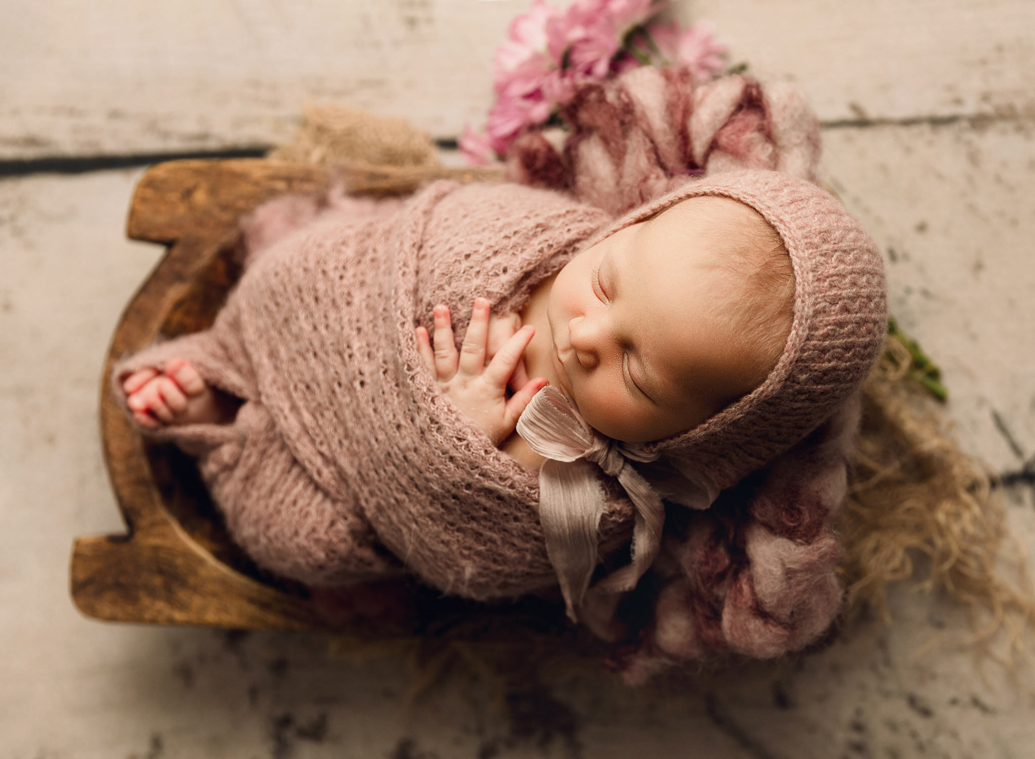 The woodlands newborn photographer