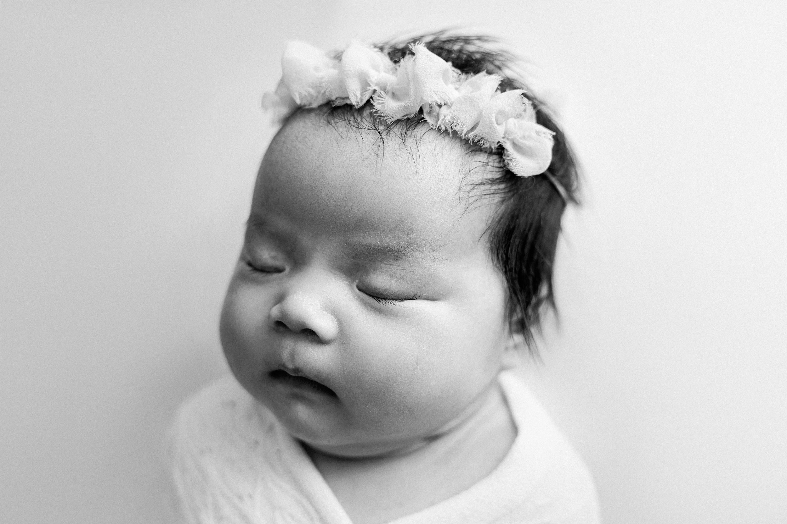 Houston-newborn-photographer-near-me.jpg