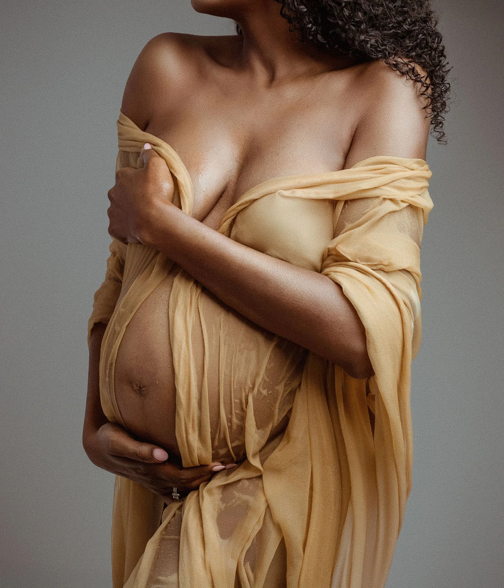 maternity-session-hands-on-belly-closeup.jpg