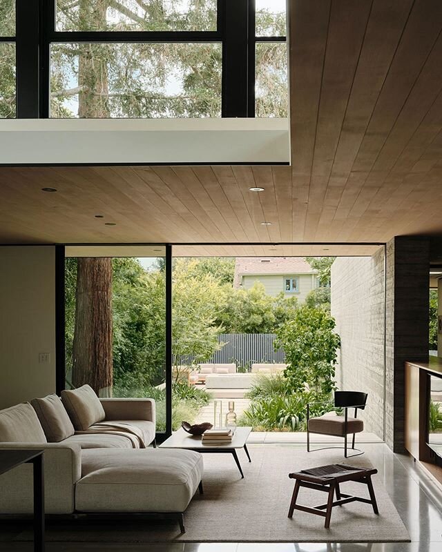 Aptly named &ldquo;The Sanctuary&rdquo;, thanks to the Zen spirit that pervades this entire property in Palo Alto. Furnished with @flexformspa 
__________
Project by Feldman Architecture &amp; Ground Studio
📷: Joe Fletcher
.
.
.
#flexformaroundthewo